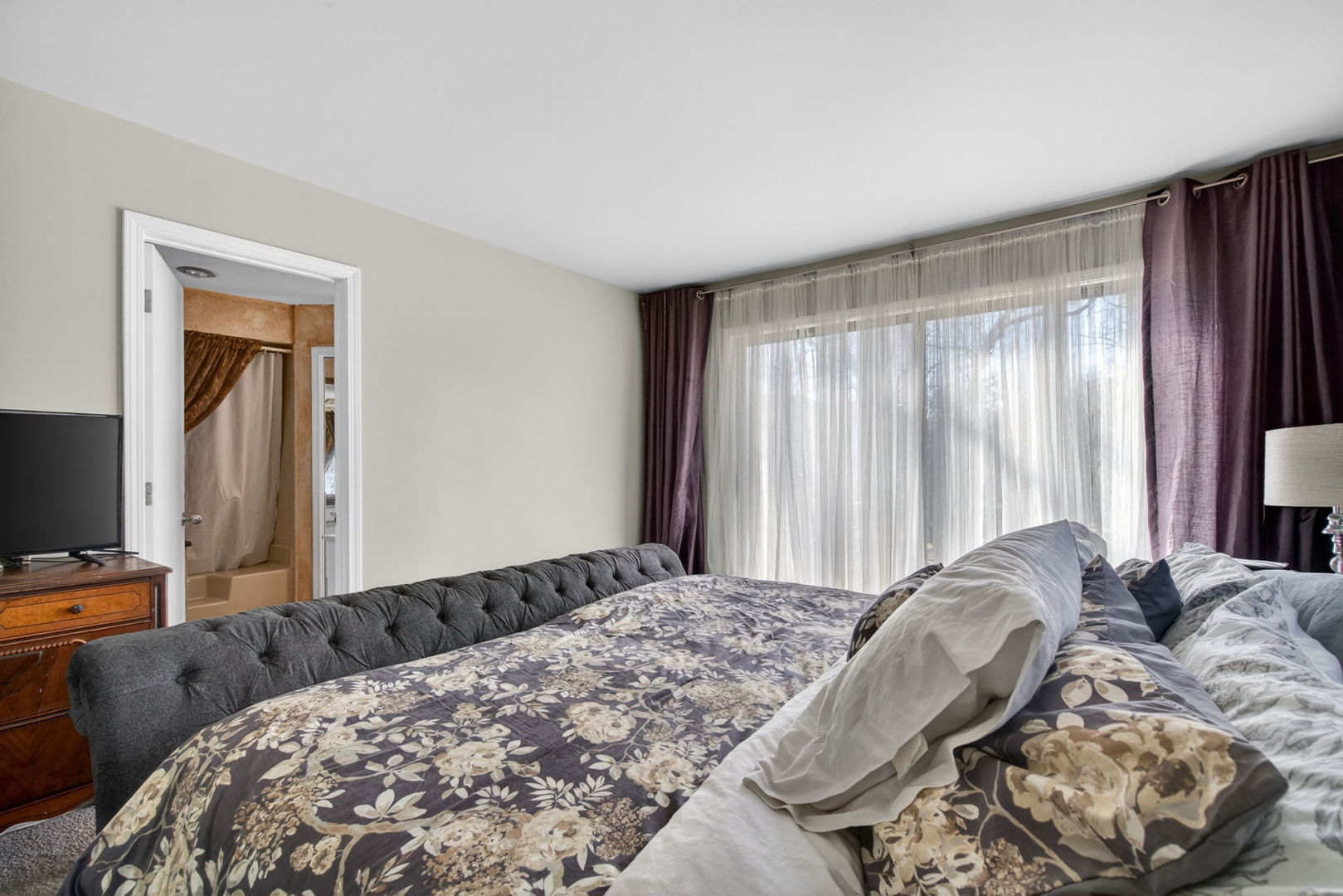 812 TAM O SHANTER Circle, Bolingbrook, IL 60440