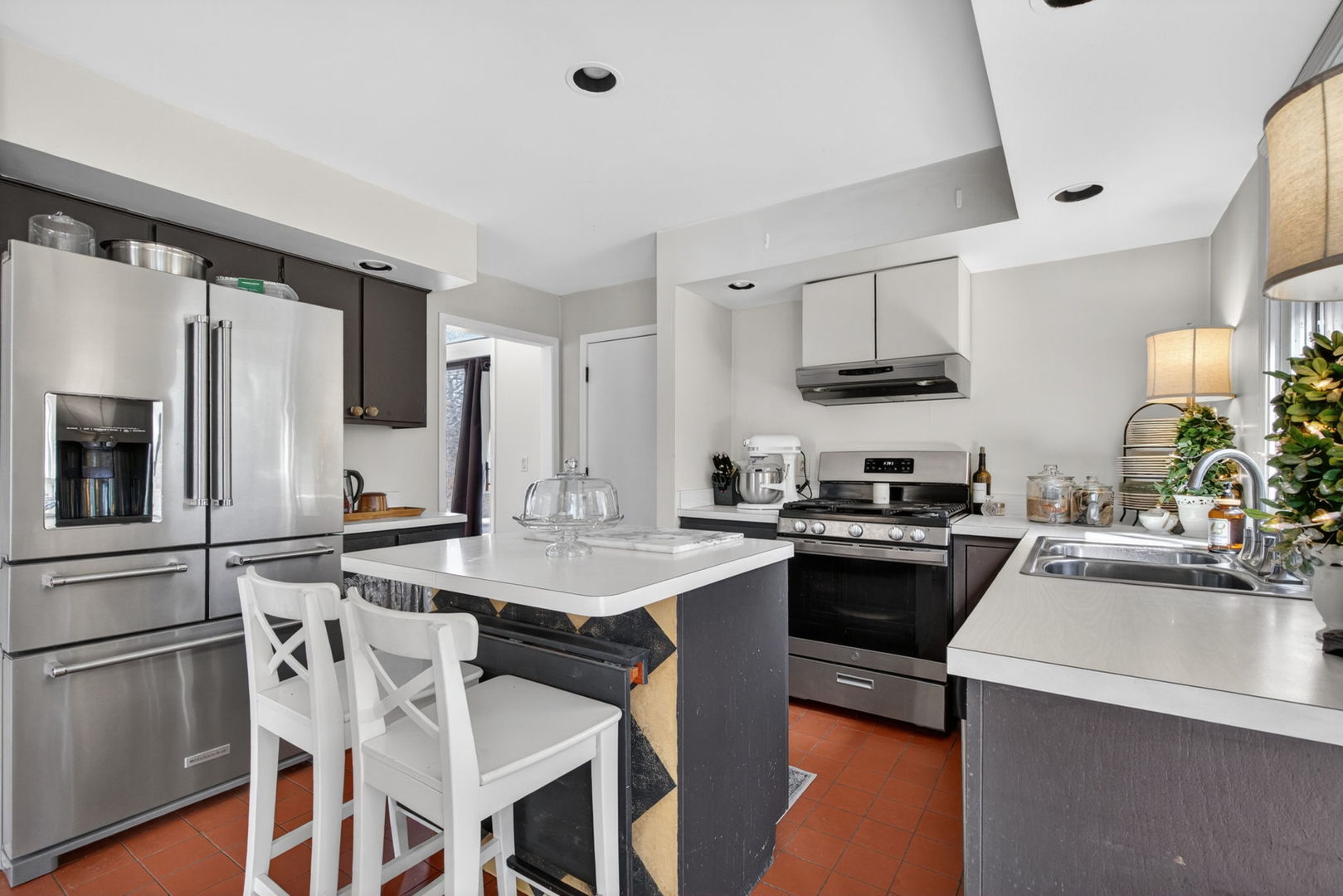 812 TAM O SHANTER Circle, Bolingbrook, IL 60440