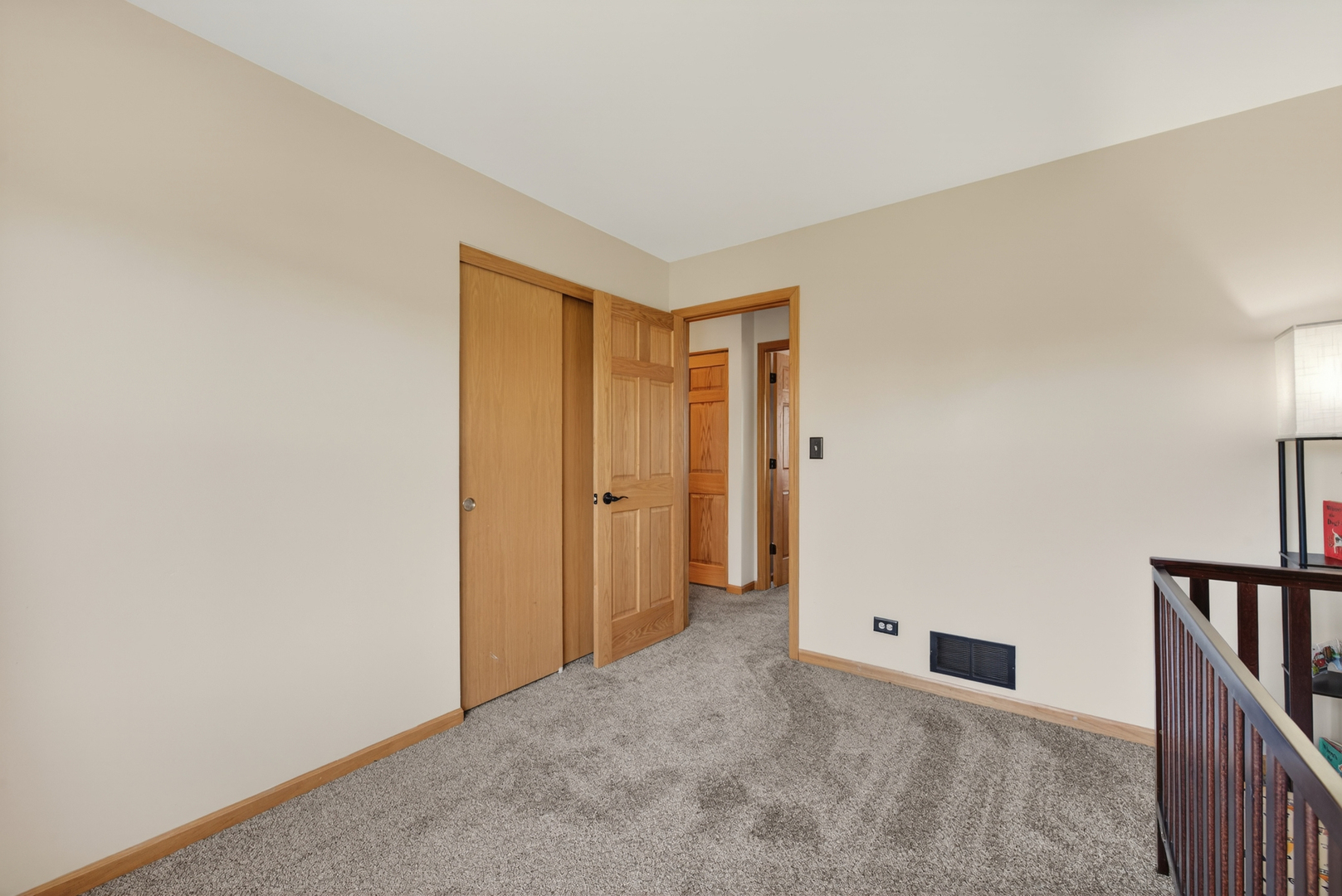 2575 Barnhart Street, West Chicago, IL 60185