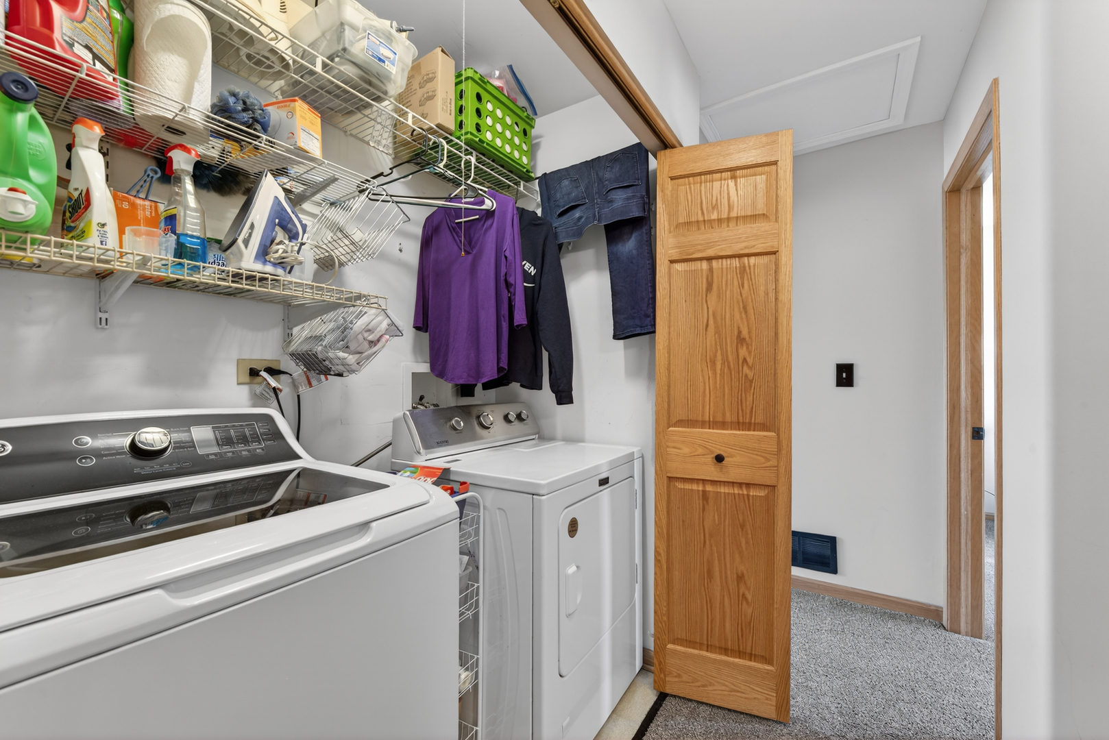 2575 Barnhart Street, West Chicago, IL 60185