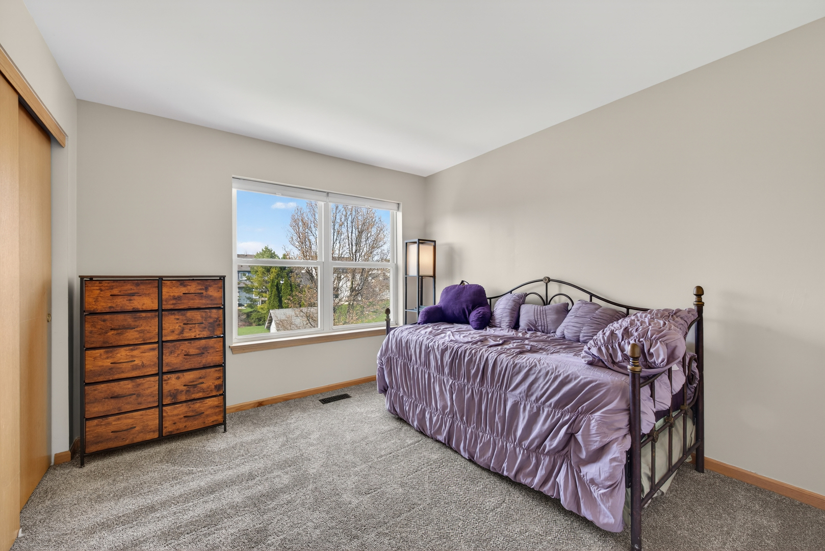 2575 Barnhart Street, West Chicago, IL 60185