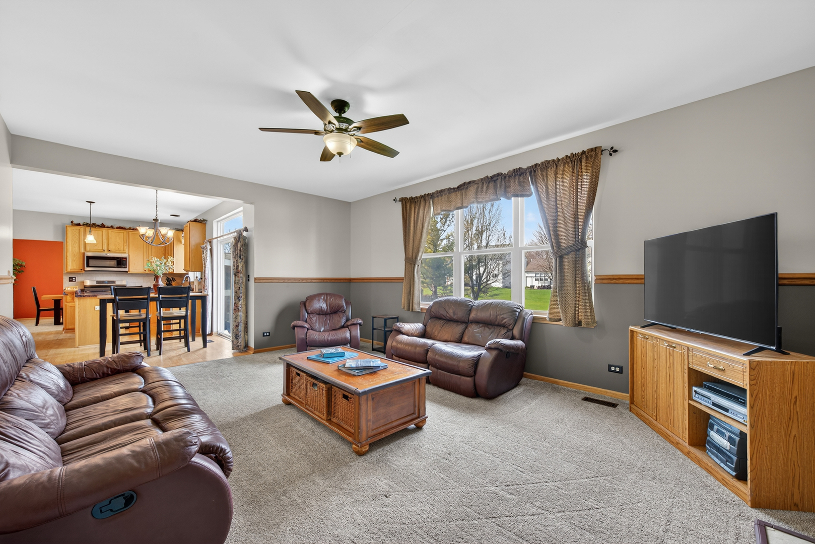 2575 Barnhart Street, West Chicago, IL 60185