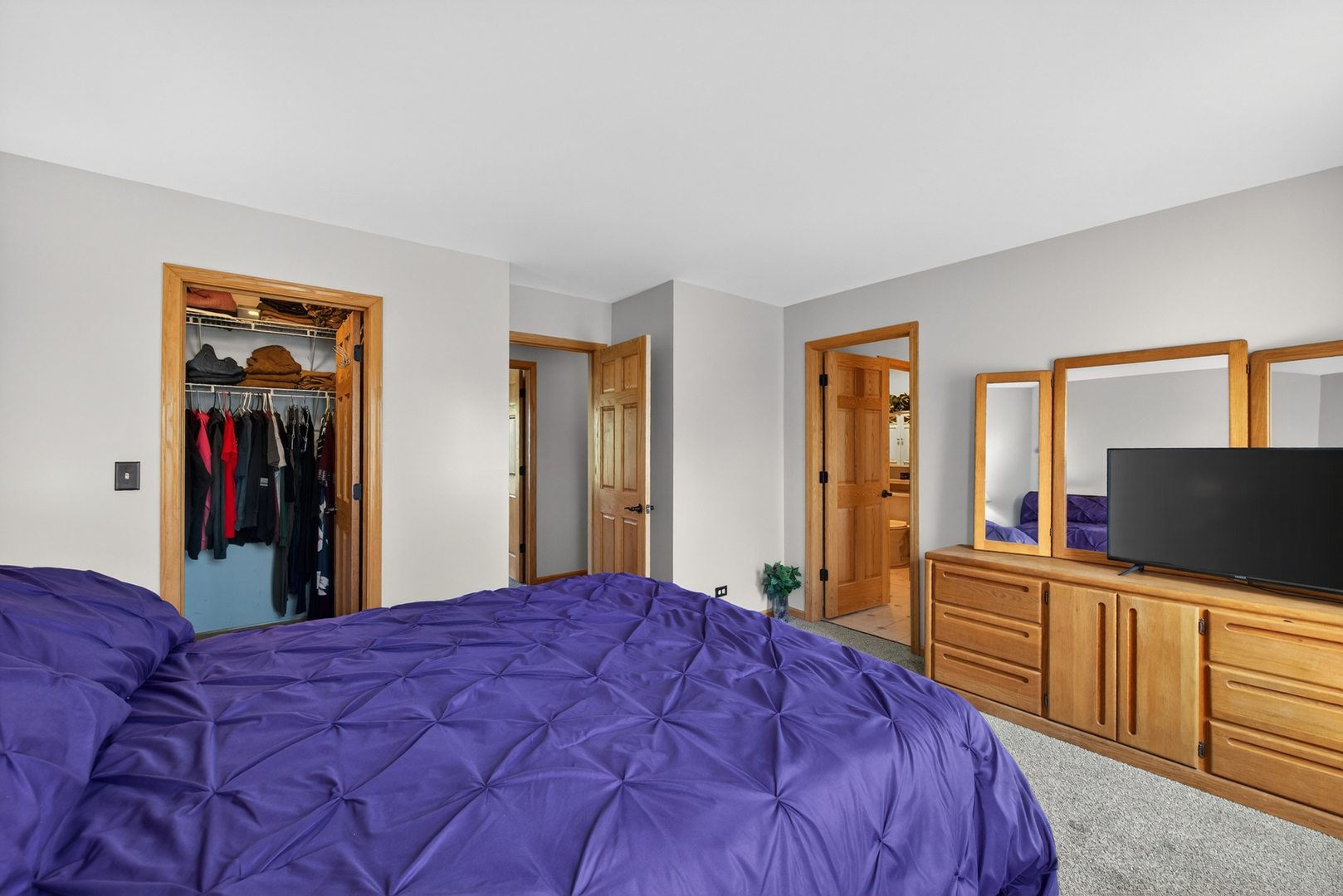 2575 Barnhart Street, West Chicago, IL 60185