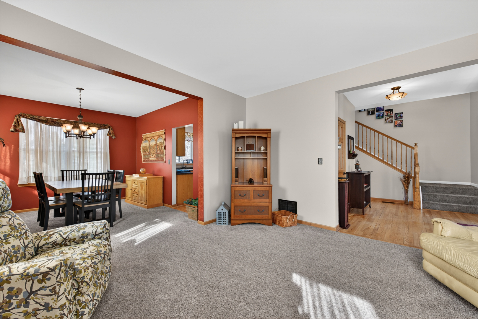 2575 Barnhart Street, West Chicago, IL 60185