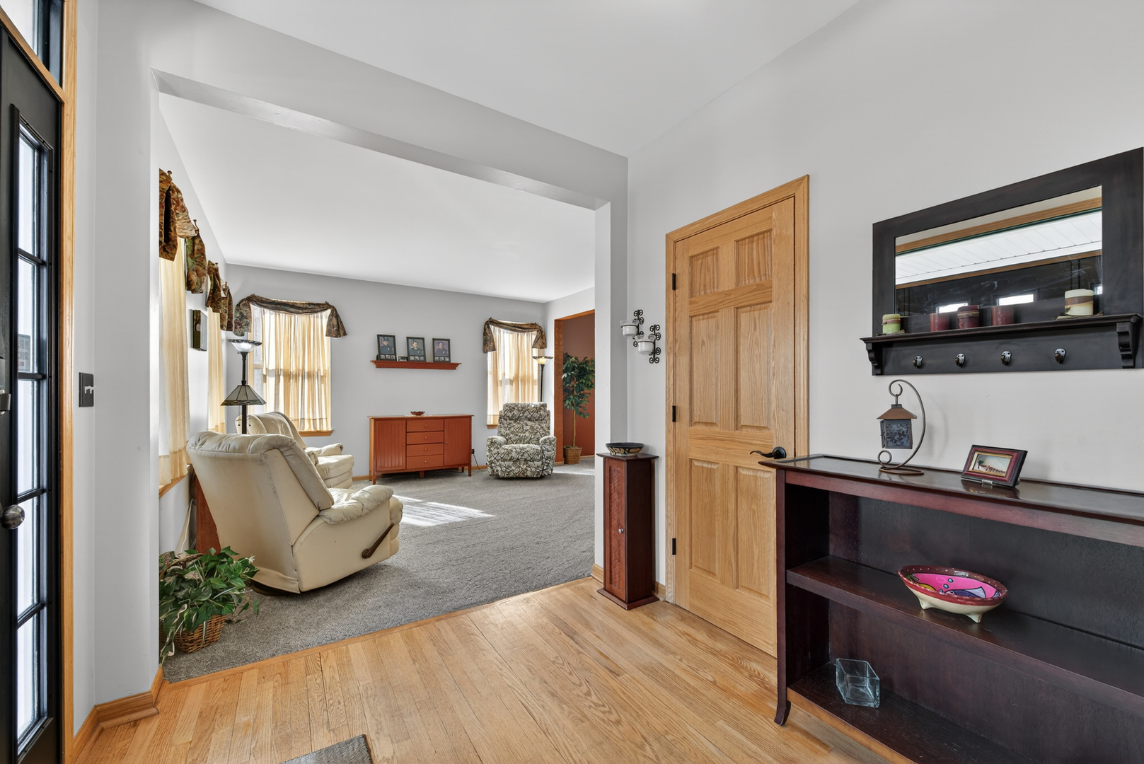 2575 Barnhart Street, West Chicago, IL 60185