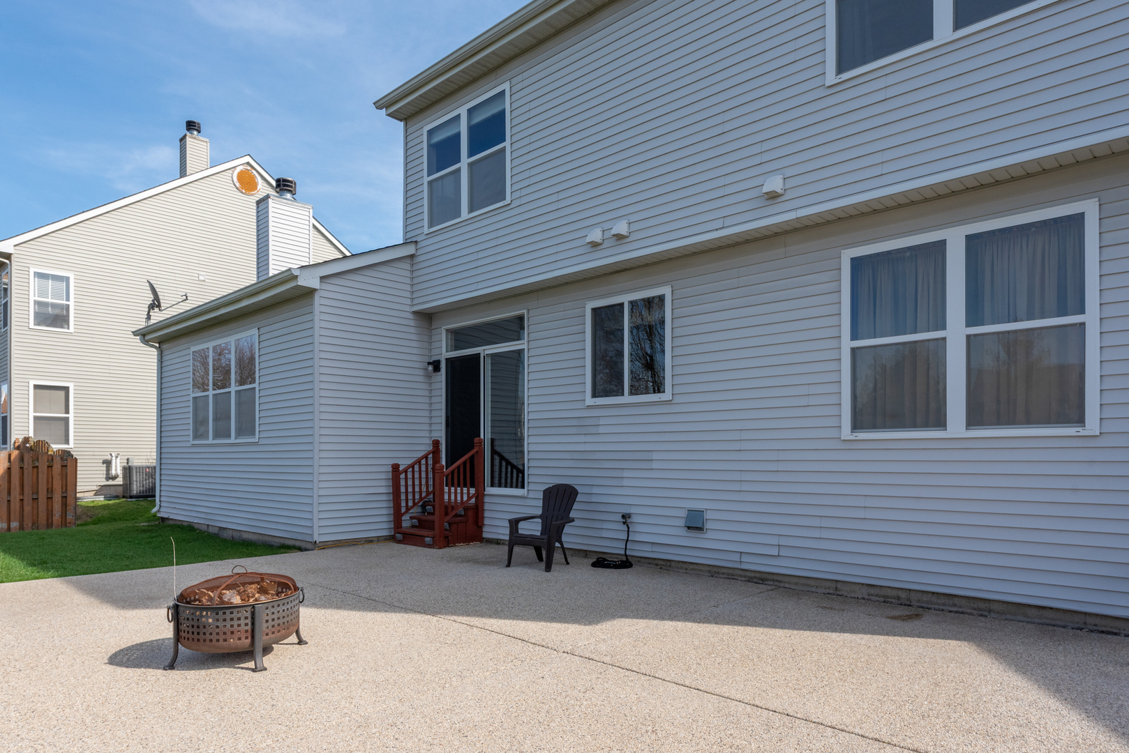 2575 Barnhart Street, West Chicago, IL 60185