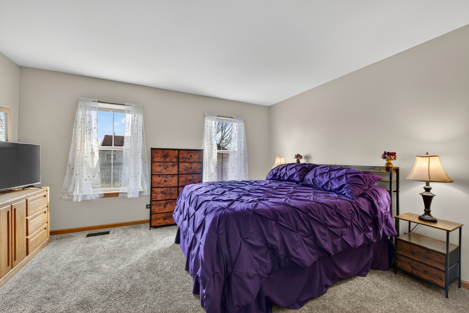 2575 Barnhart Street, West Chicago, IL 60185