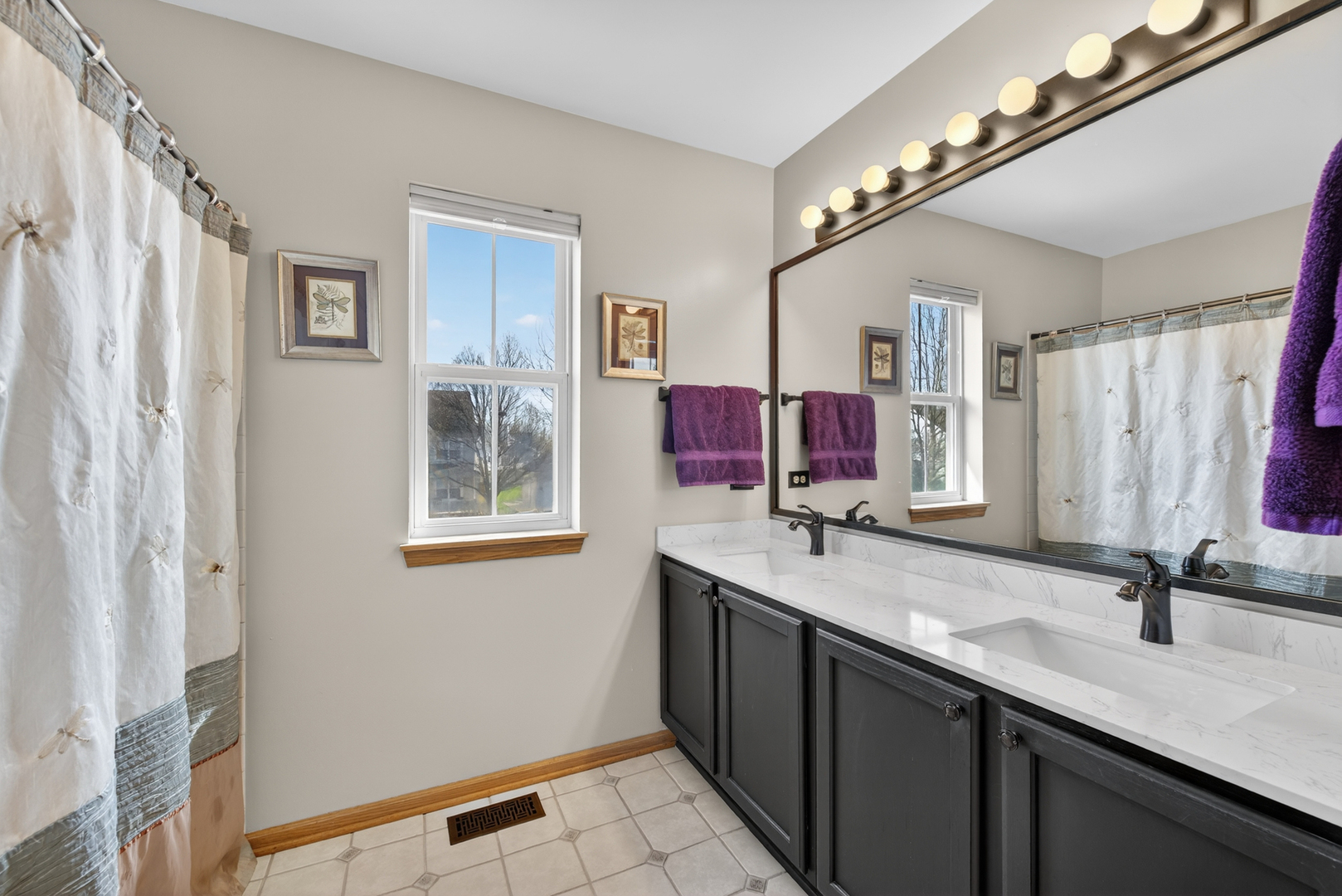 2575 Barnhart Street, West Chicago, IL 60185