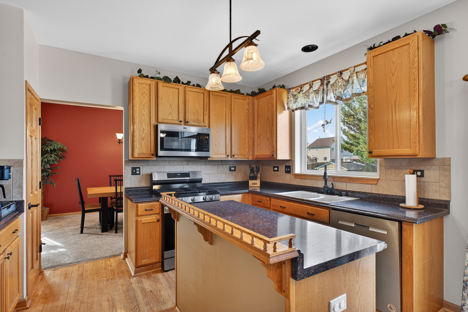 2575 Barnhart Street, West Chicago, IL 60185