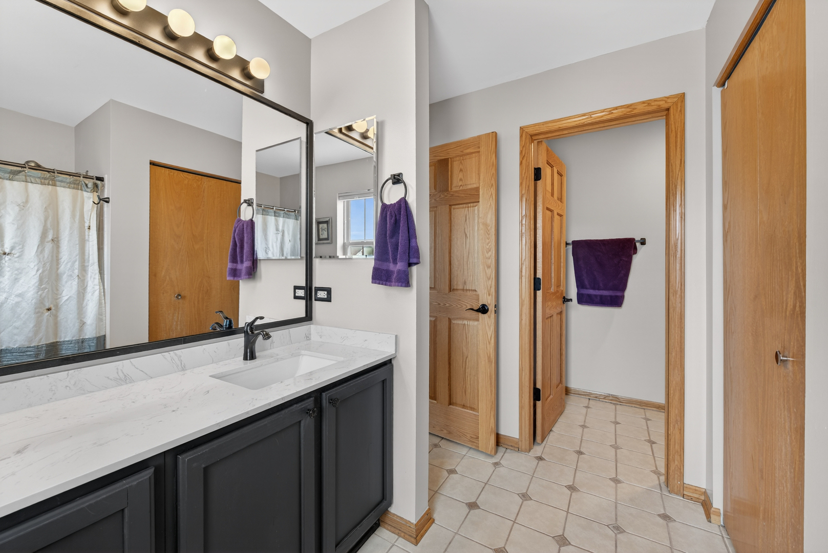 2575 Barnhart Street, West Chicago, IL 60185