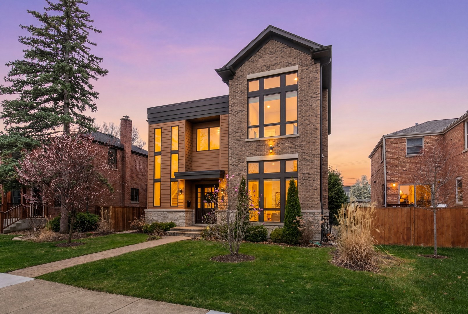 230 N Delphia Avenue, Park Ridge, IL 60068