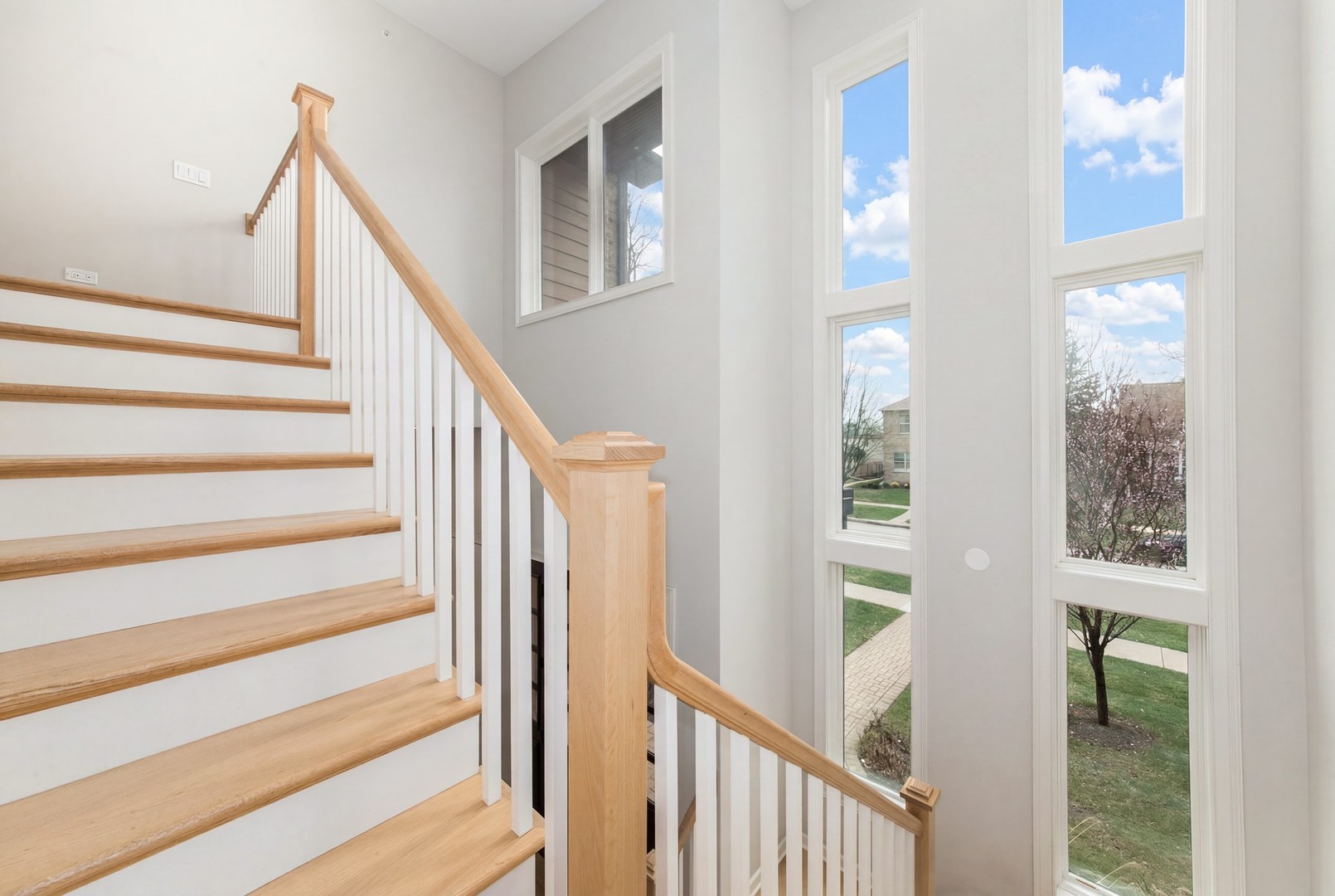 230 N Delphia Avenue, Park Ridge, IL 60068