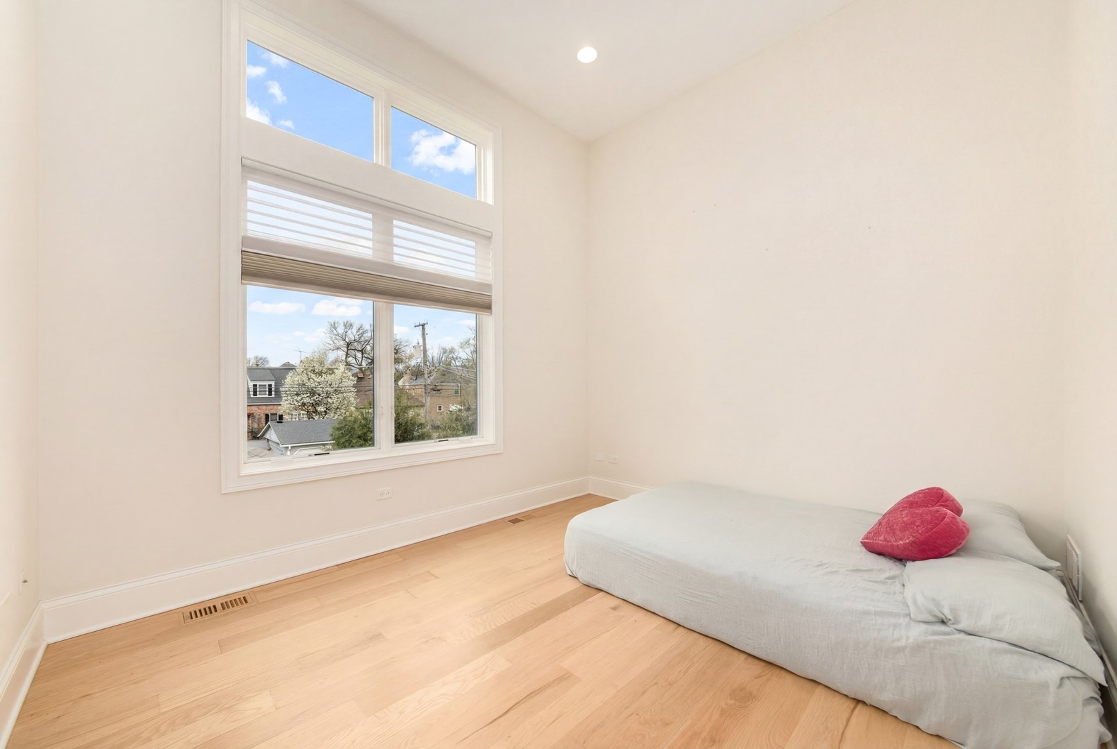 230 N Delphia Avenue, Park Ridge, IL 60068