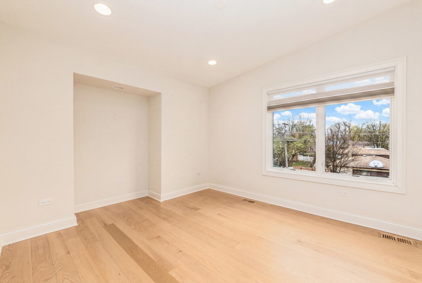 230 N Delphia Avenue, Park Ridge, IL 60068