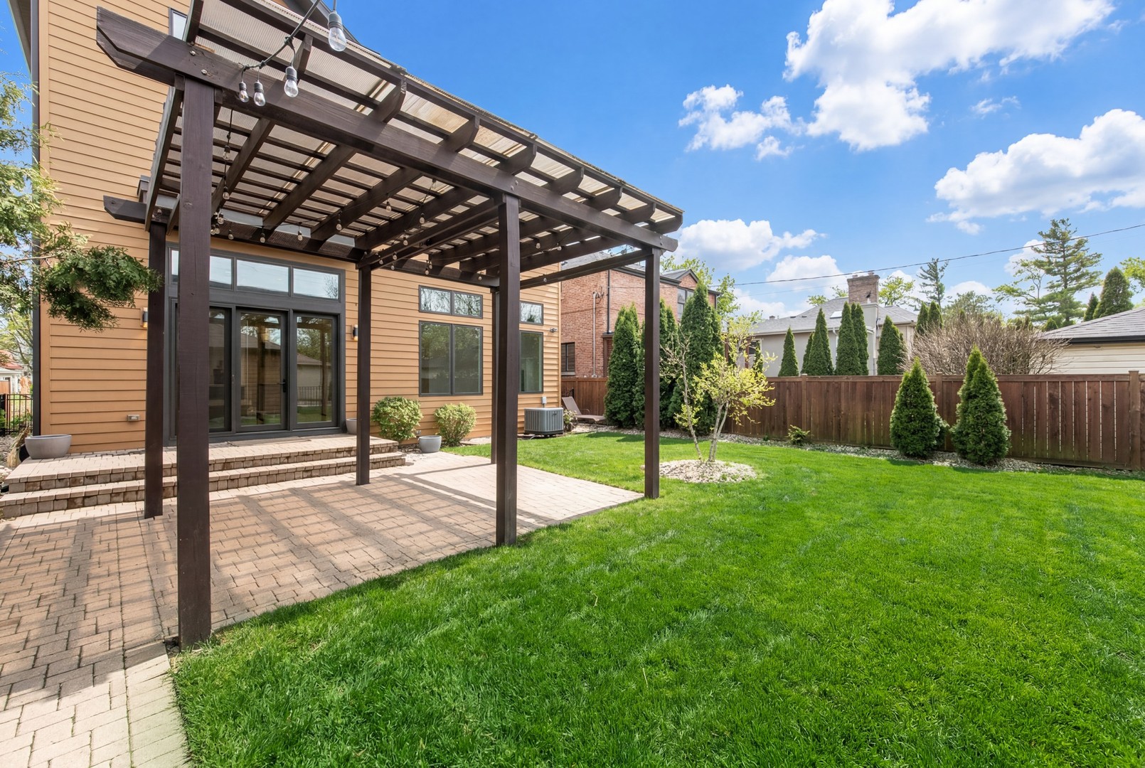 230 N Delphia Avenue, Park Ridge, IL 60068