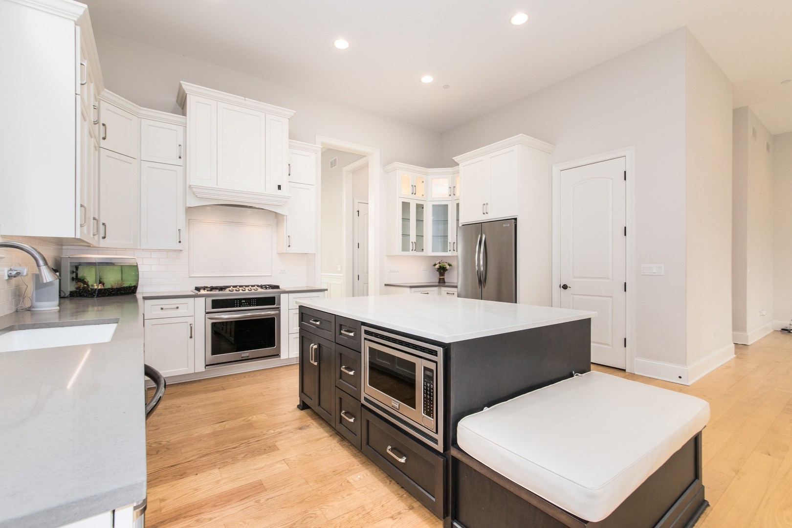 230 N Delphia Avenue, Park Ridge, IL 60068