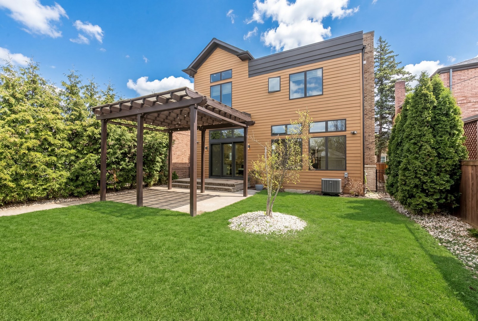 230 N Delphia Avenue, Park Ridge, IL 60068