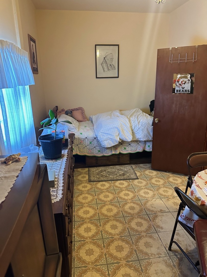 5788 S Archer Avenue, Chicago, IL 60638