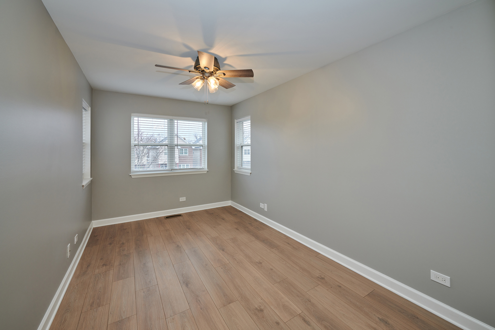 1506 E 72nd Place, Chicago, IL 60619