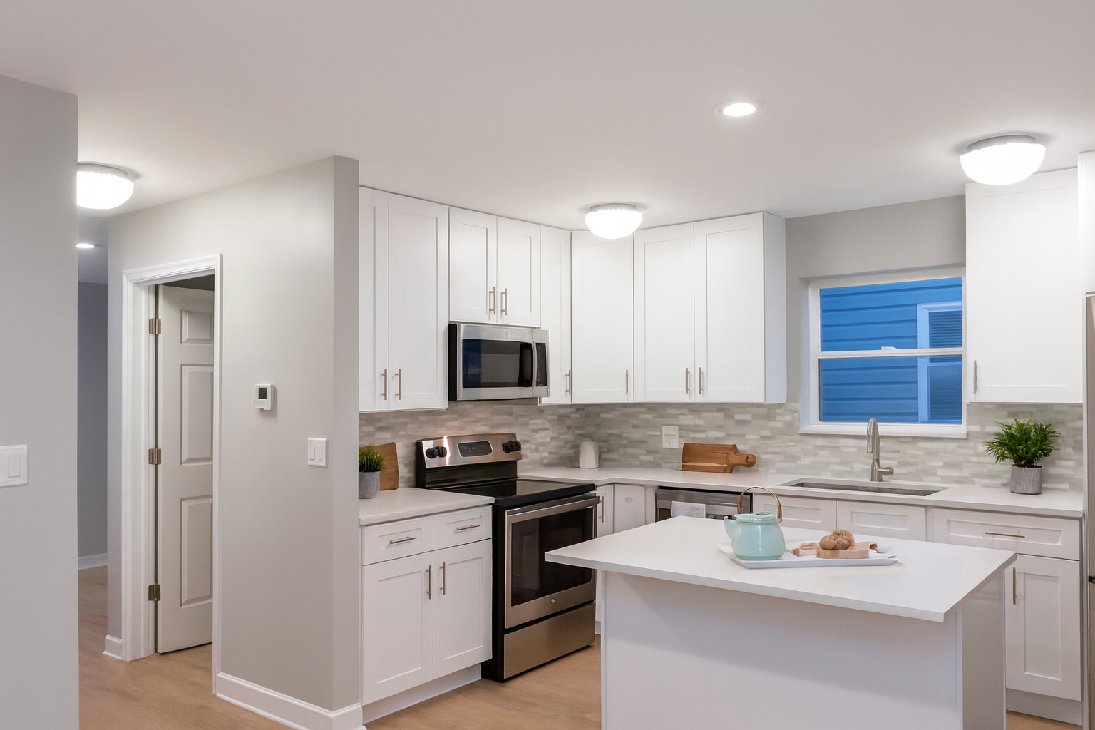 1506 E 72nd Place, Chicago, IL 60619