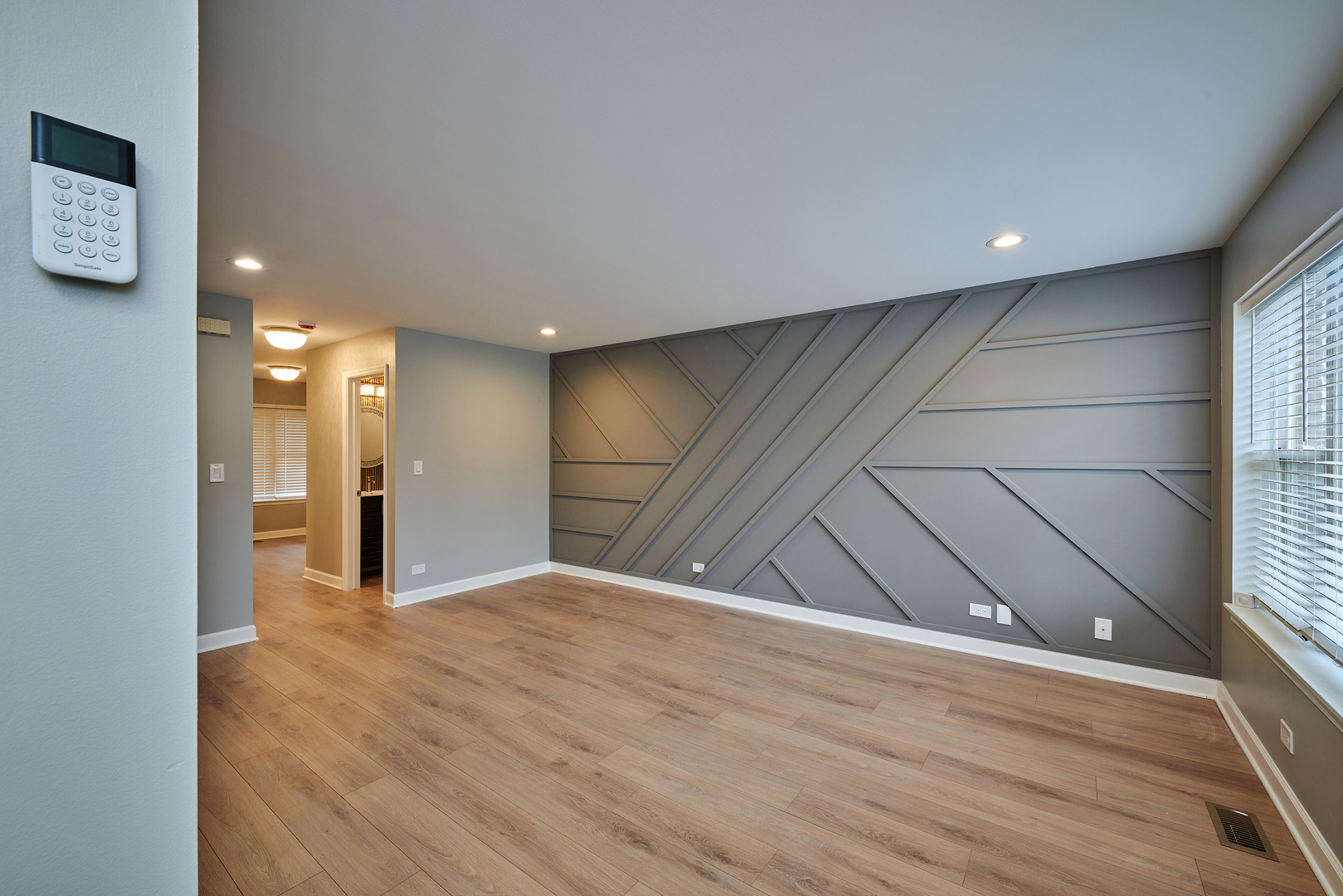 1506 E 72nd Place, Chicago, IL 60619