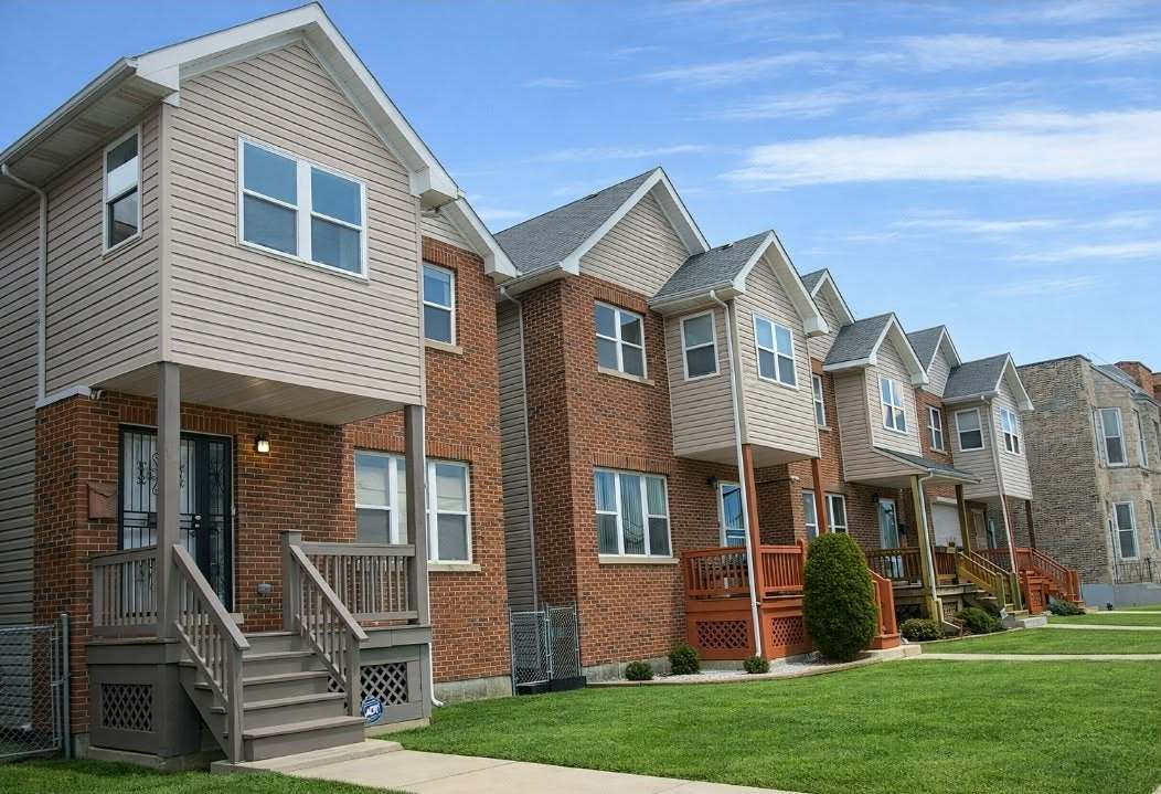 1506 E 72nd Place, Chicago, IL 60619