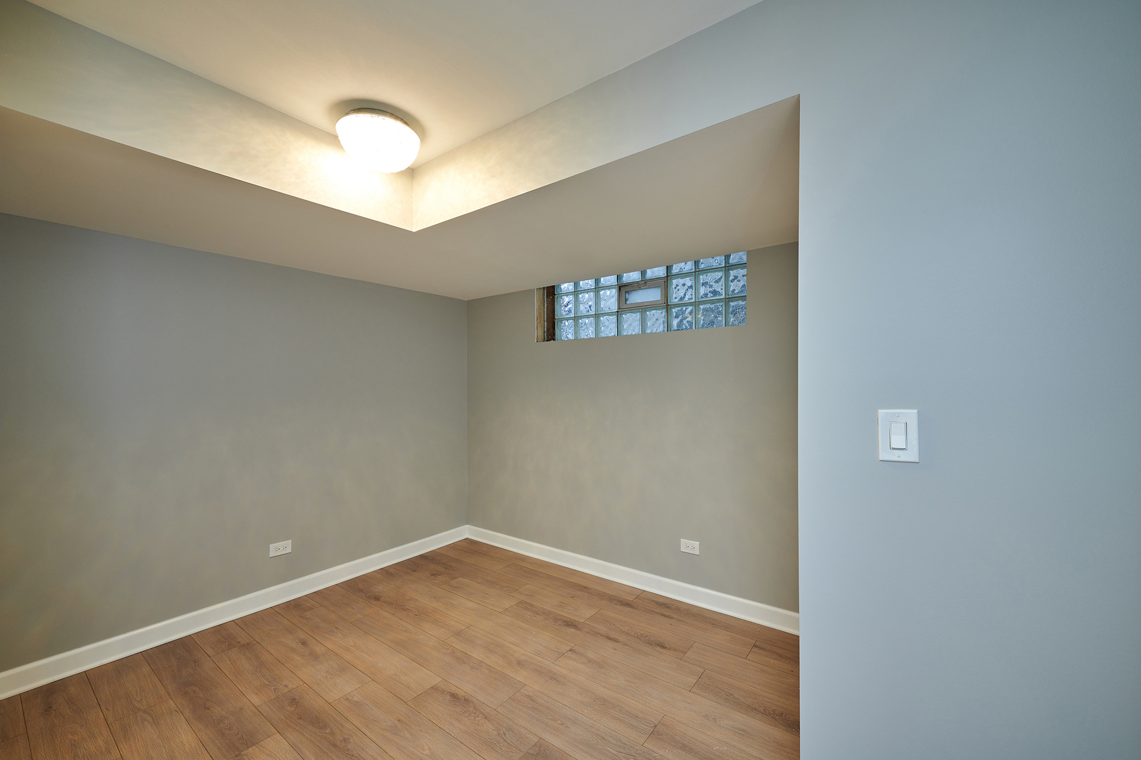 1506 E 72nd Place, Chicago, IL 60619