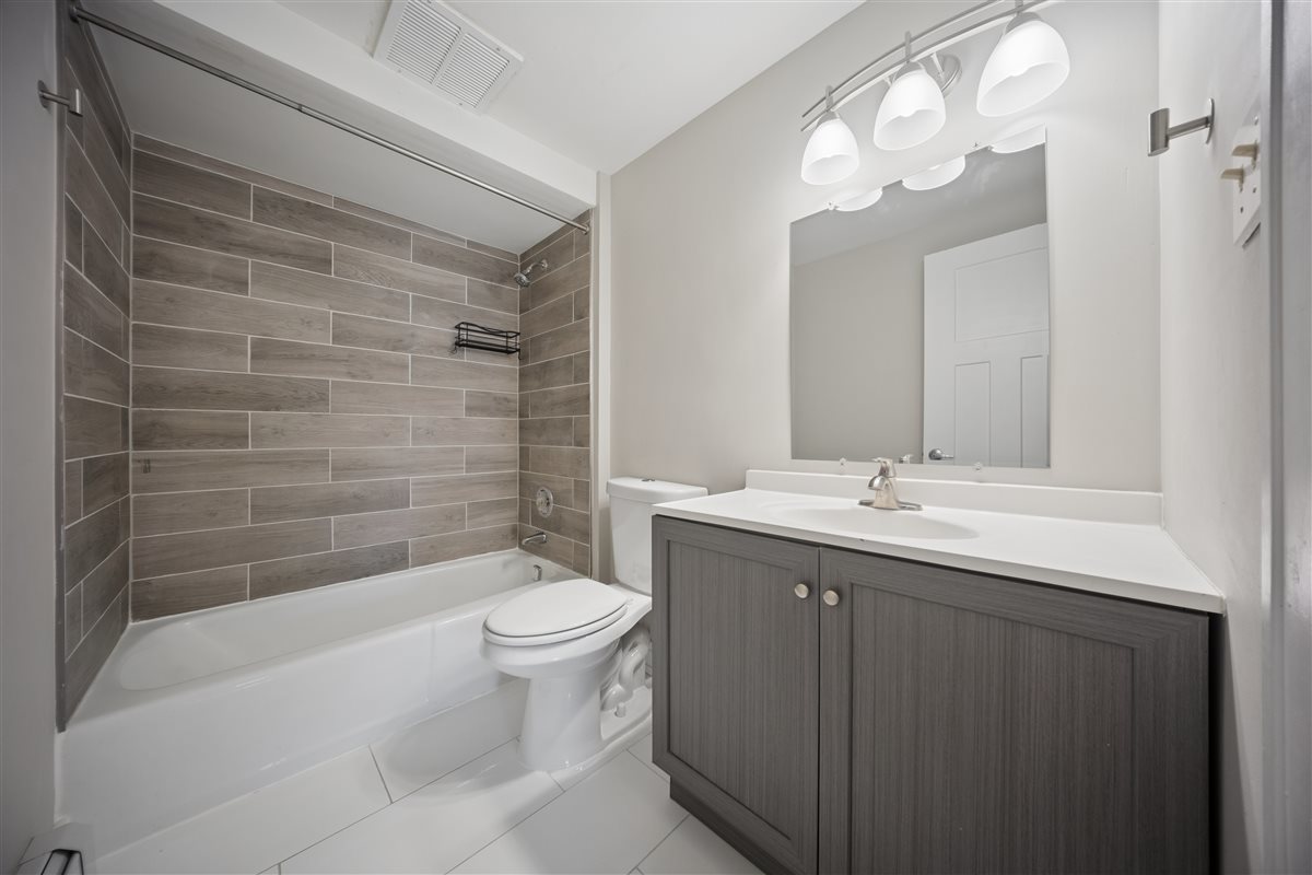 11245 S Harlem Avenue #A1, Worth, IL 60482