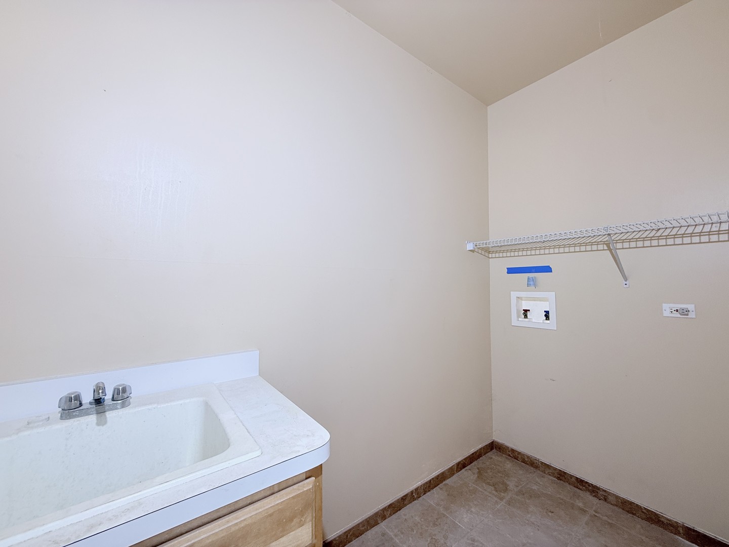 2201 N 77th Avenue, Elmwood Park, IL 60707