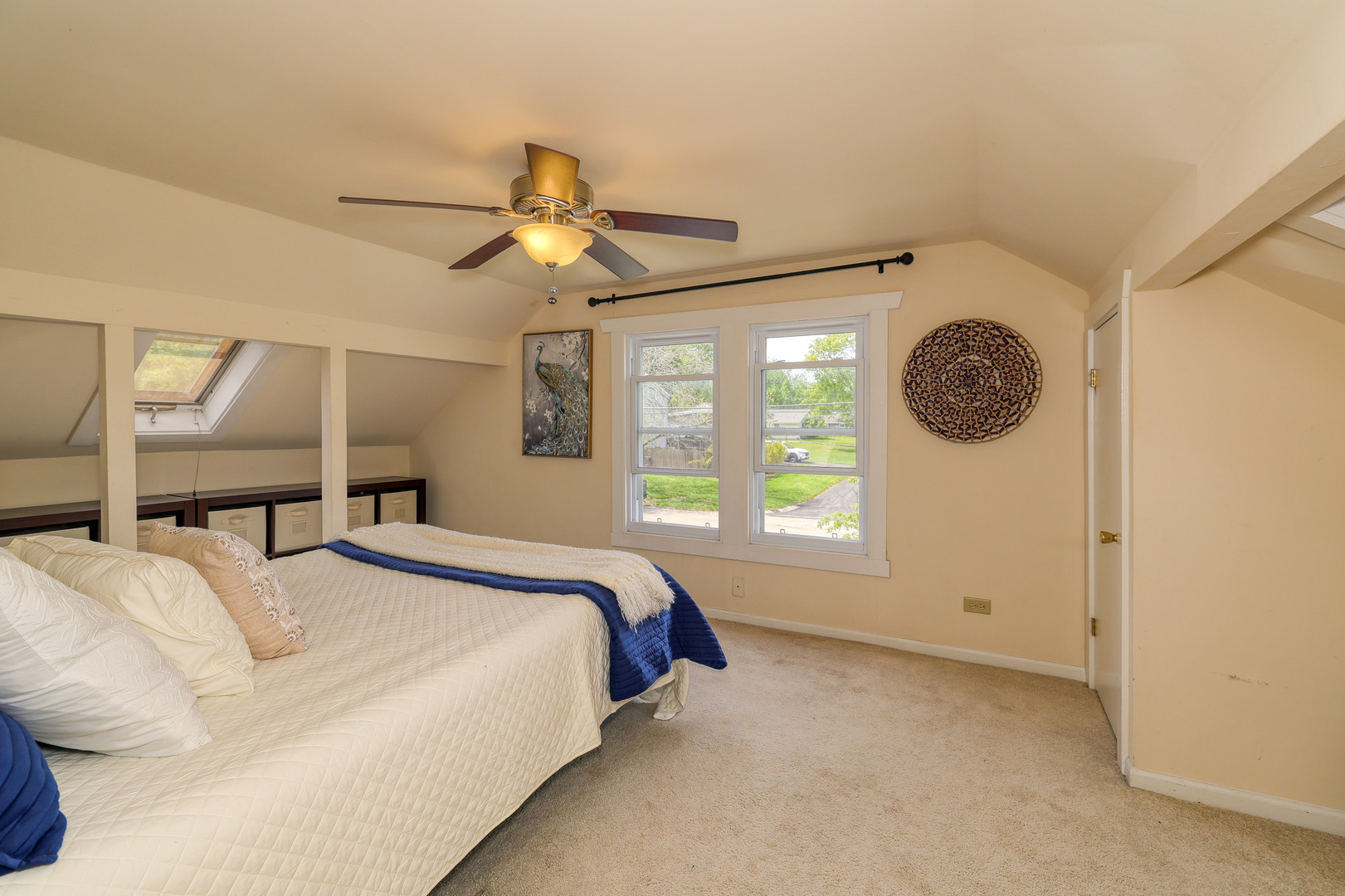 318 S 11th Avenue, St. Charles, IL 60174