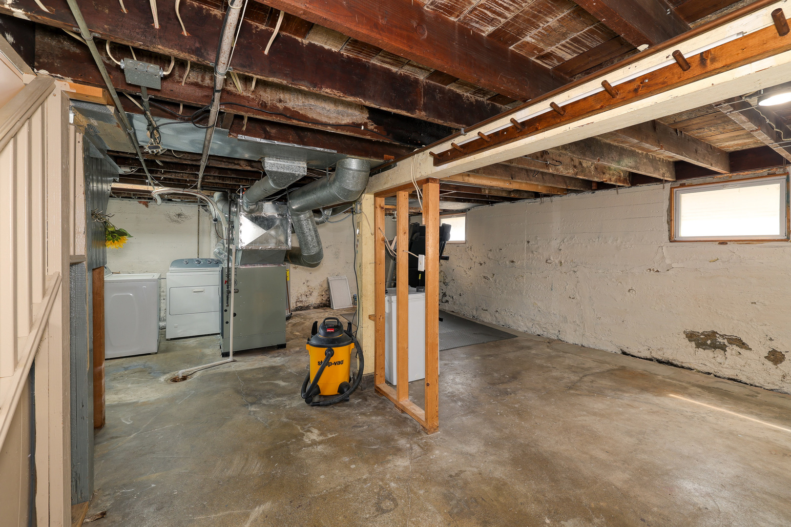 318 S 11th Avenue, St. Charles, IL 60174