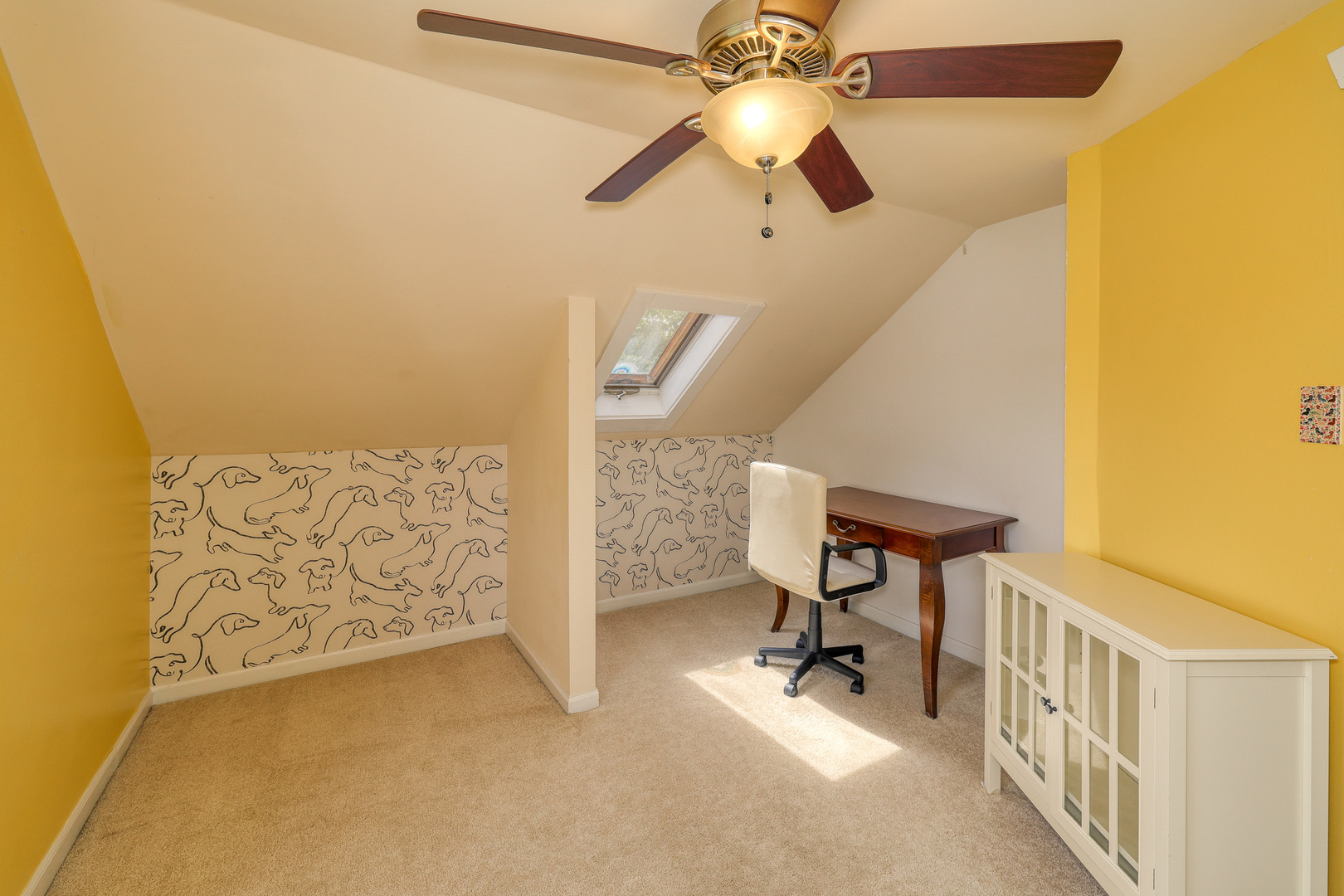 318 S 11th Avenue, St. Charles, IL 60174