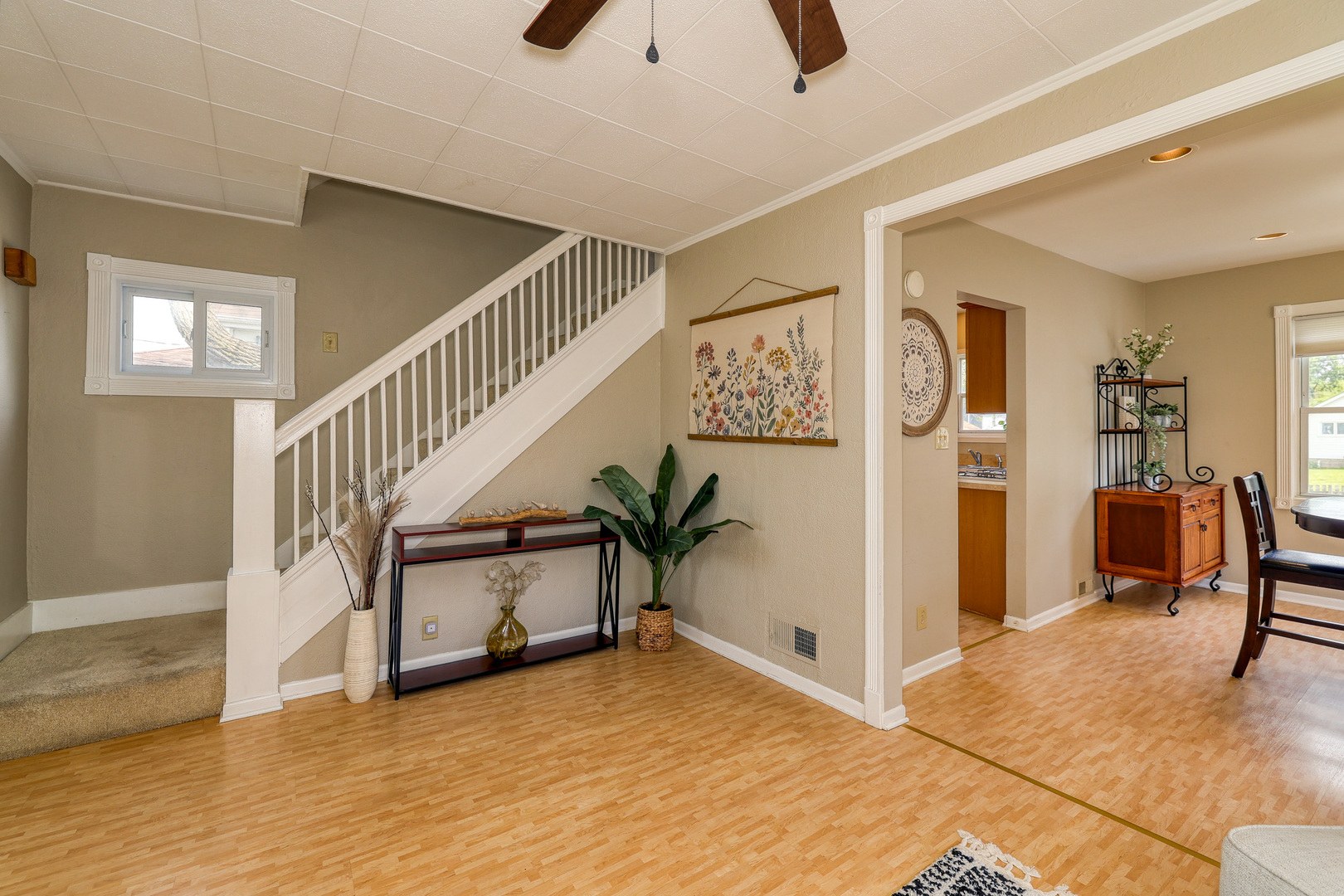 318 S 11th Avenue, St. Charles, IL 60174