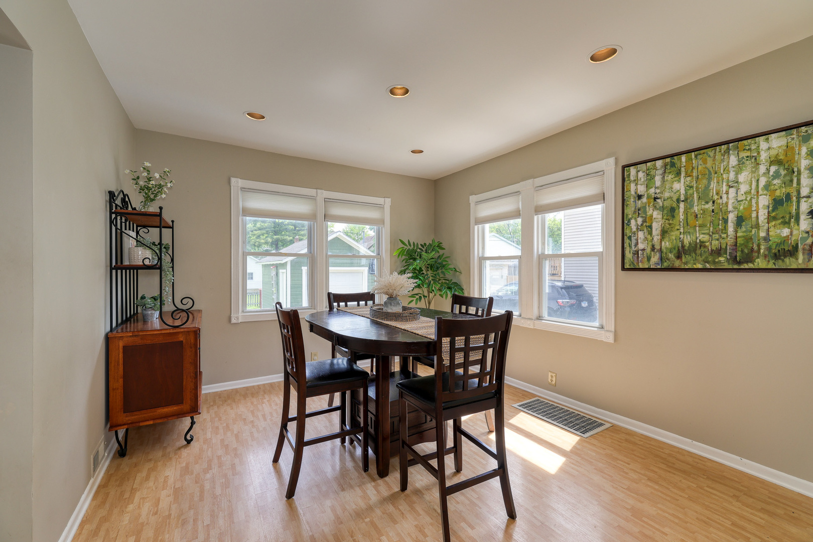 318 S 11th Avenue, St. Charles, IL 60174
