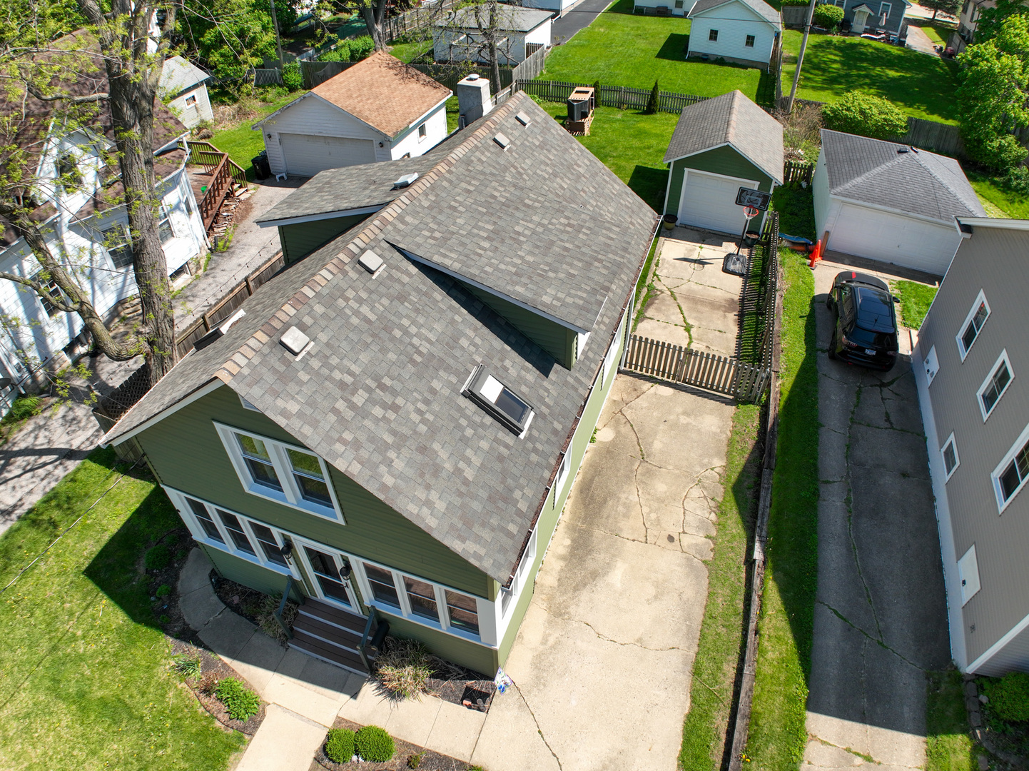 318 S 11th Avenue, St. Charles, IL 60174