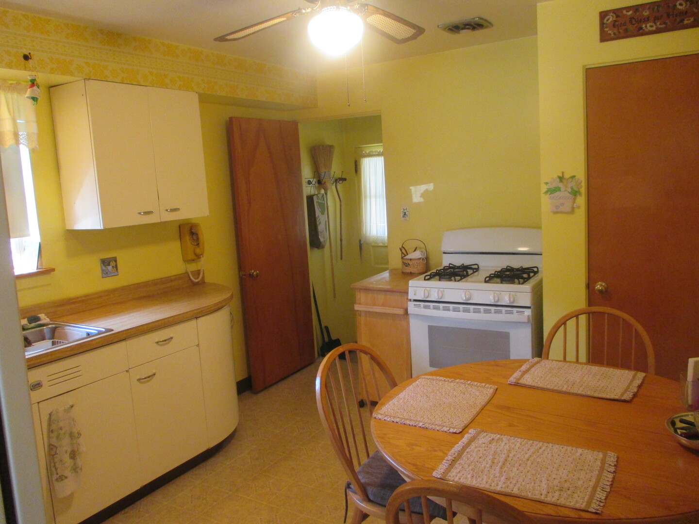 232 Judson Street, Bensenville, IL 60106