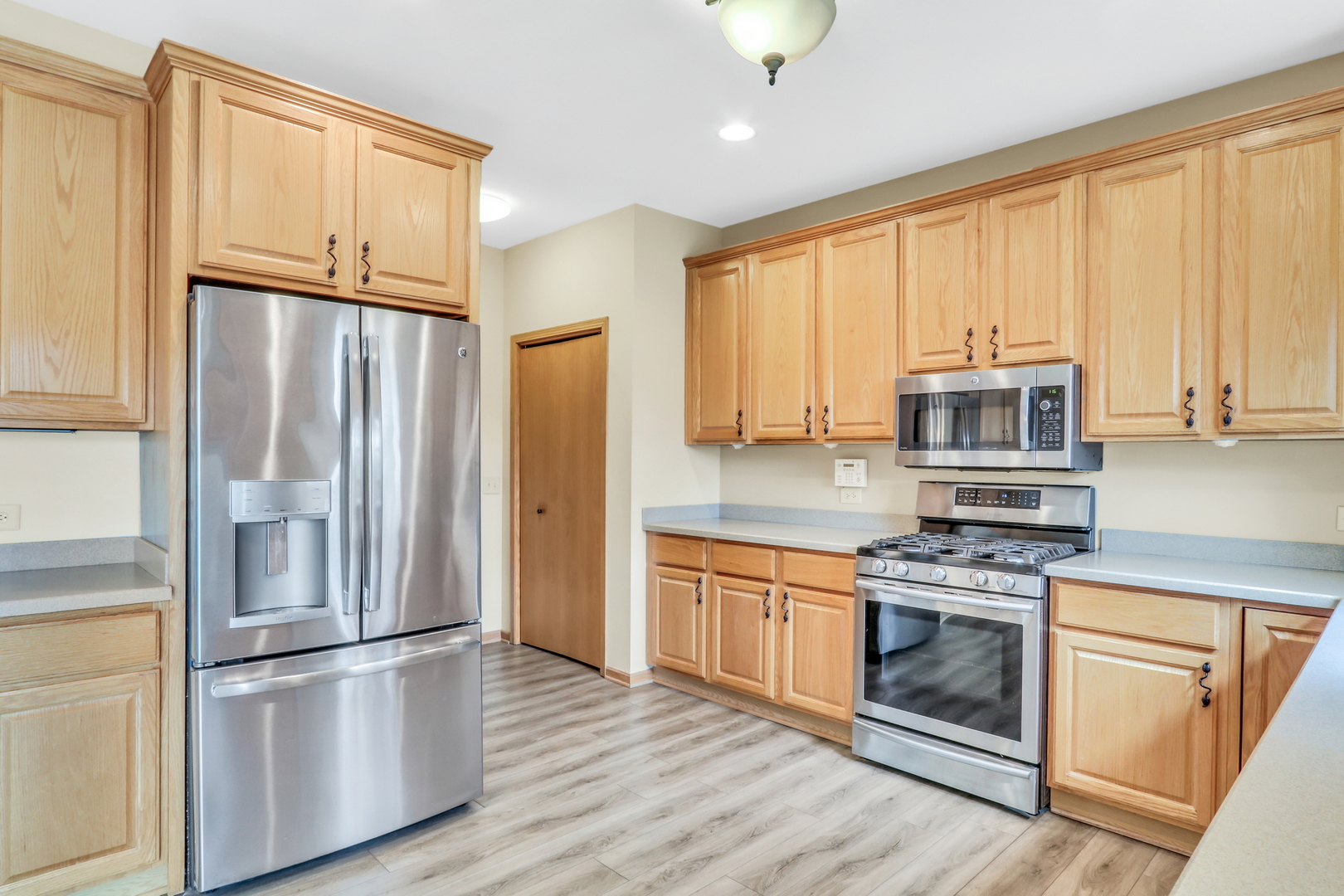 674 Wood Creek Drive, Antioch, IL 60002