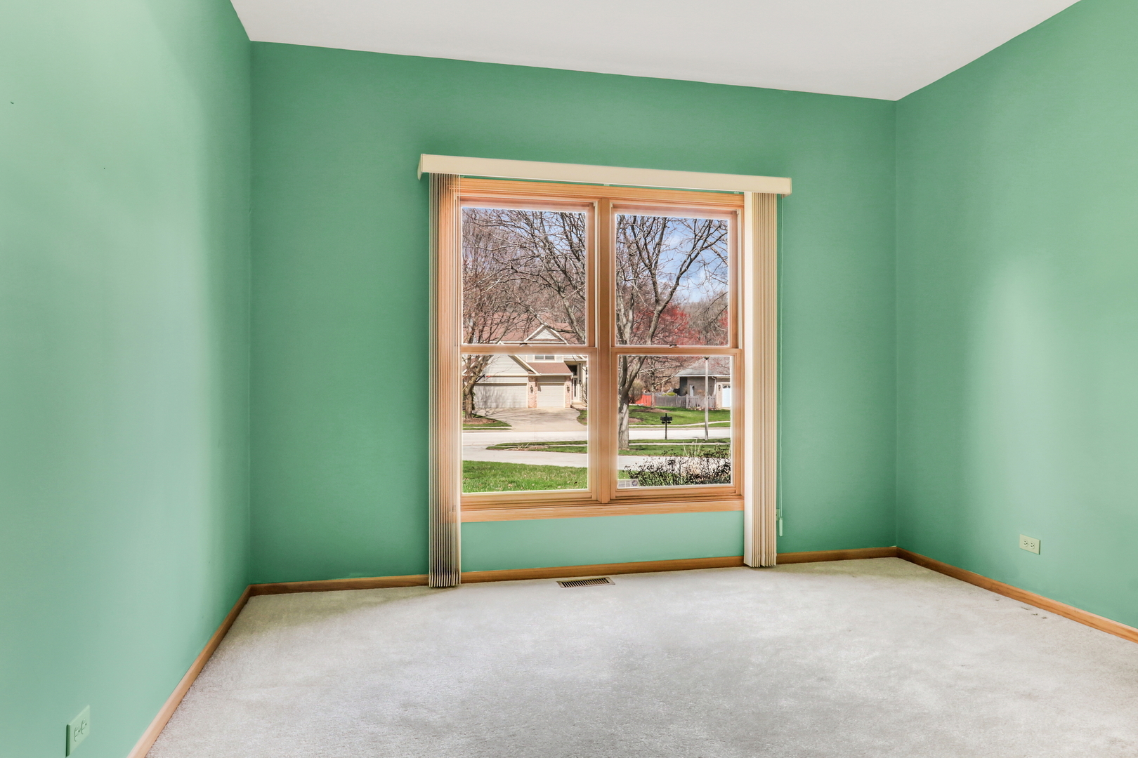 674 Wood Creek Drive, Antioch, IL 60002