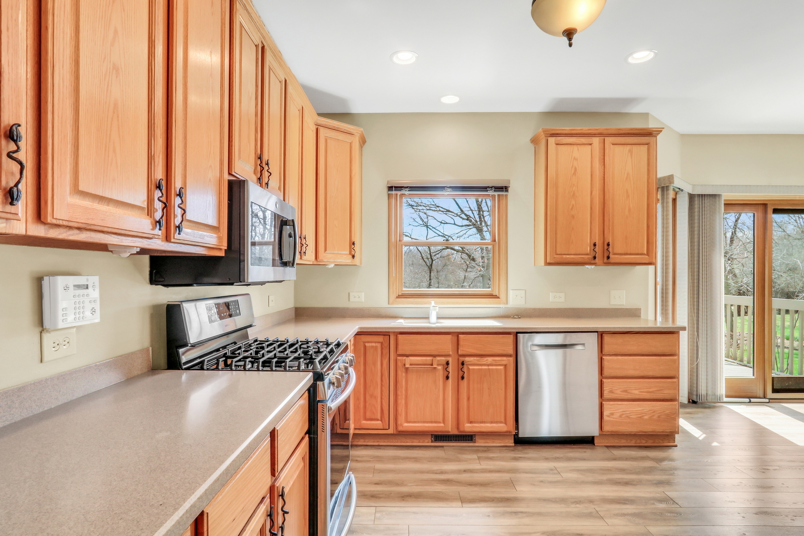 674 Wood Creek Drive, Antioch, IL 60002