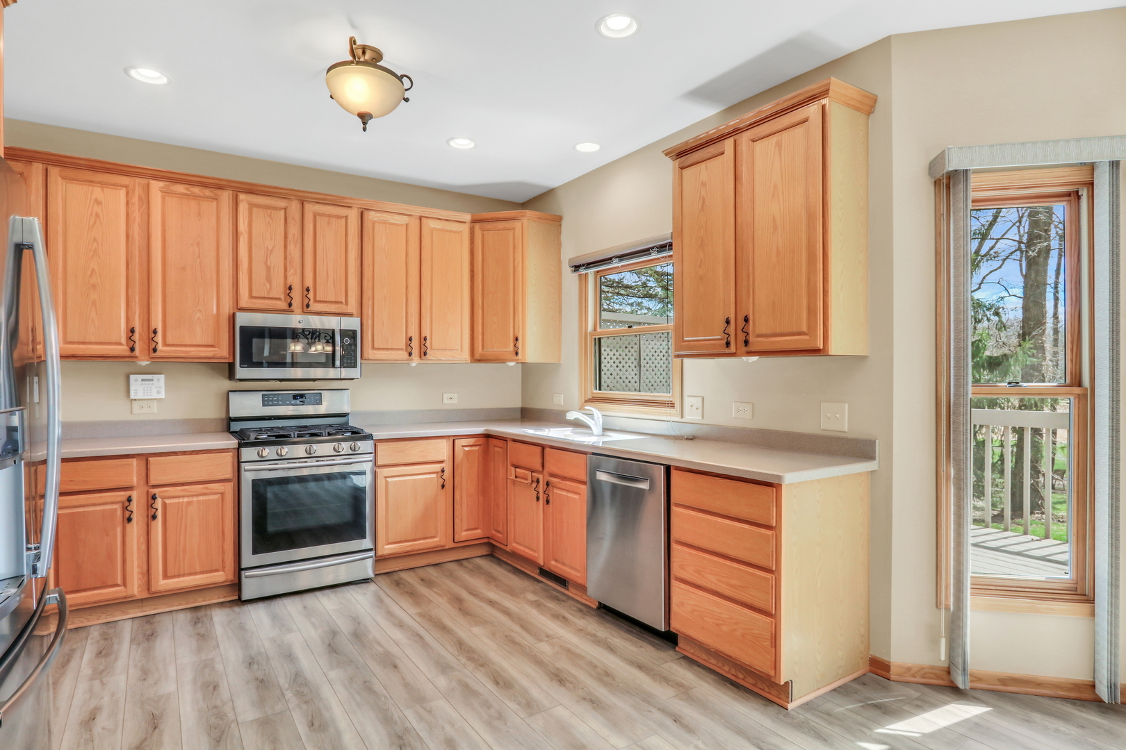 674 Wood Creek Drive, Antioch, IL 60002