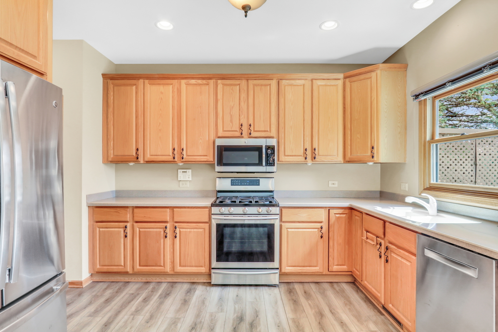 674 Wood Creek Drive, Antioch, IL 60002