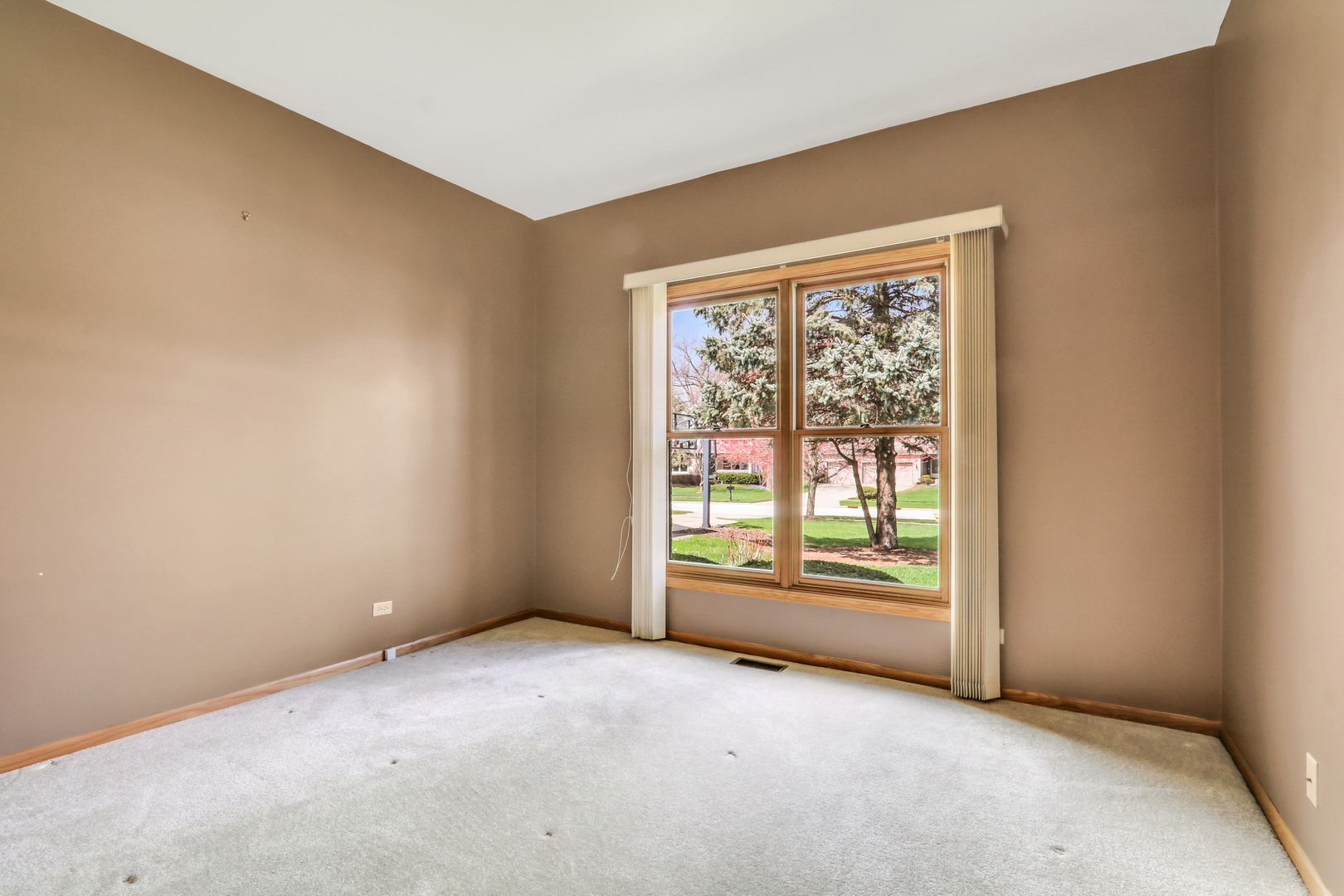 674 Wood Creek Drive, Antioch, IL 60002