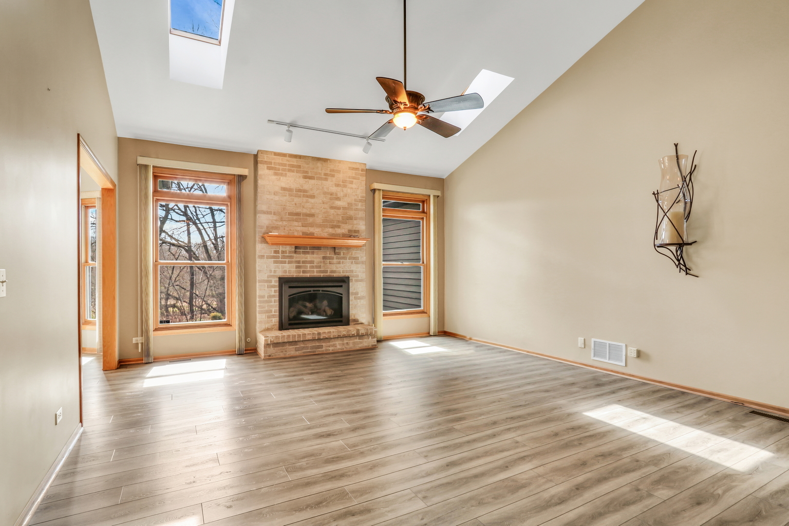 674 Wood Creek Drive, Antioch, IL 60002