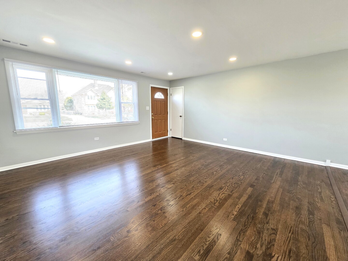 7841 W 74 Street, Bridgeview, IL 60455