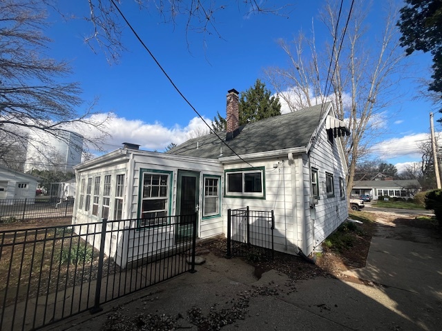 511 S Russell Street, Champaign, IL 61821