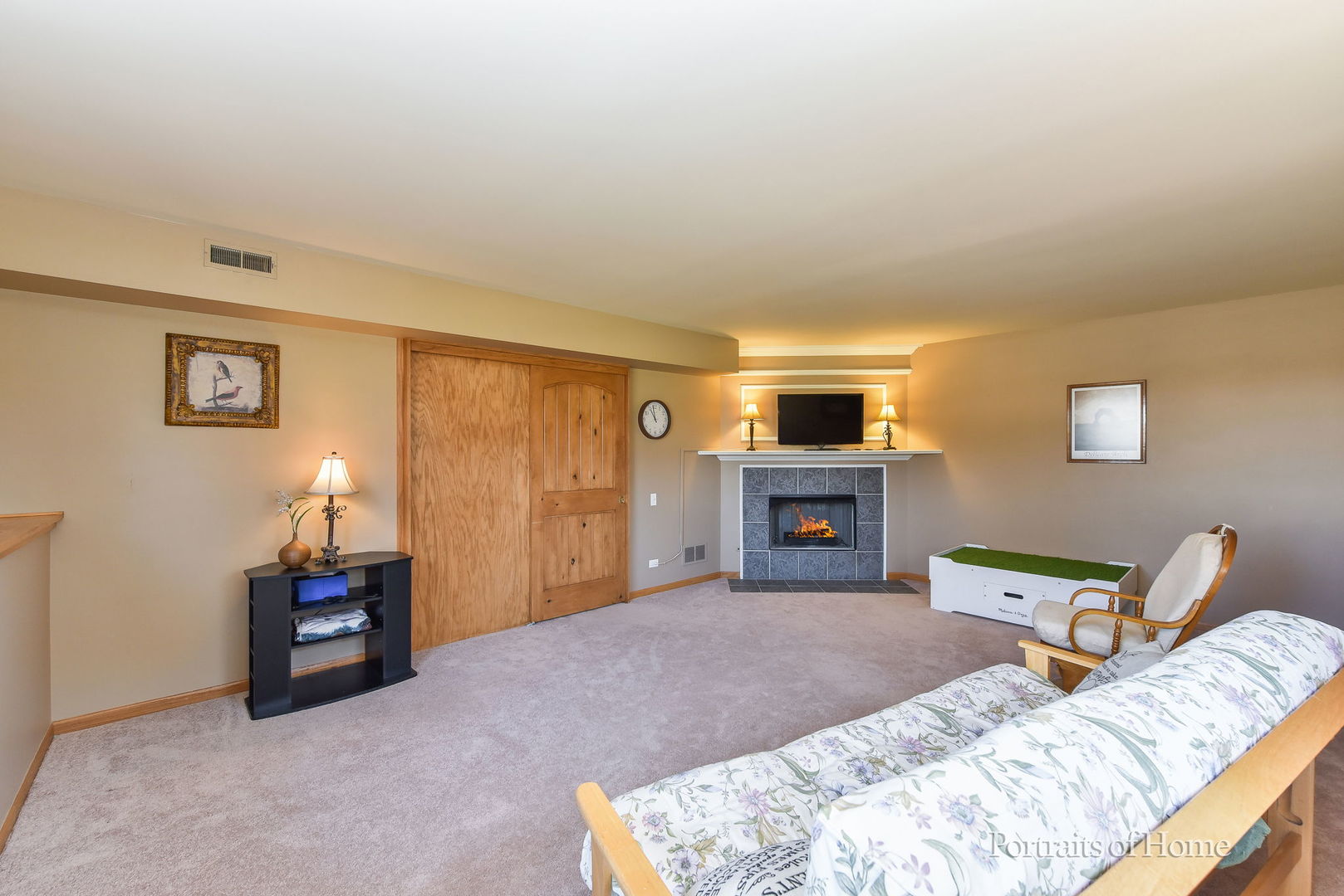 1972 MIDDLEBURY Drive, Aurora, IL 60503