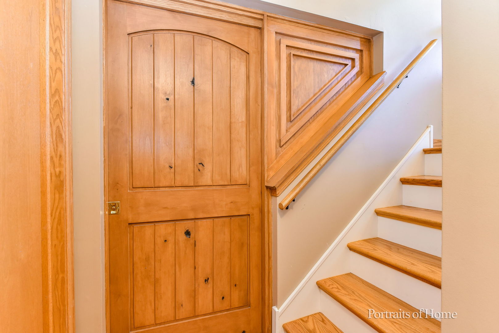 1972 MIDDLEBURY Drive, Aurora, IL 60503