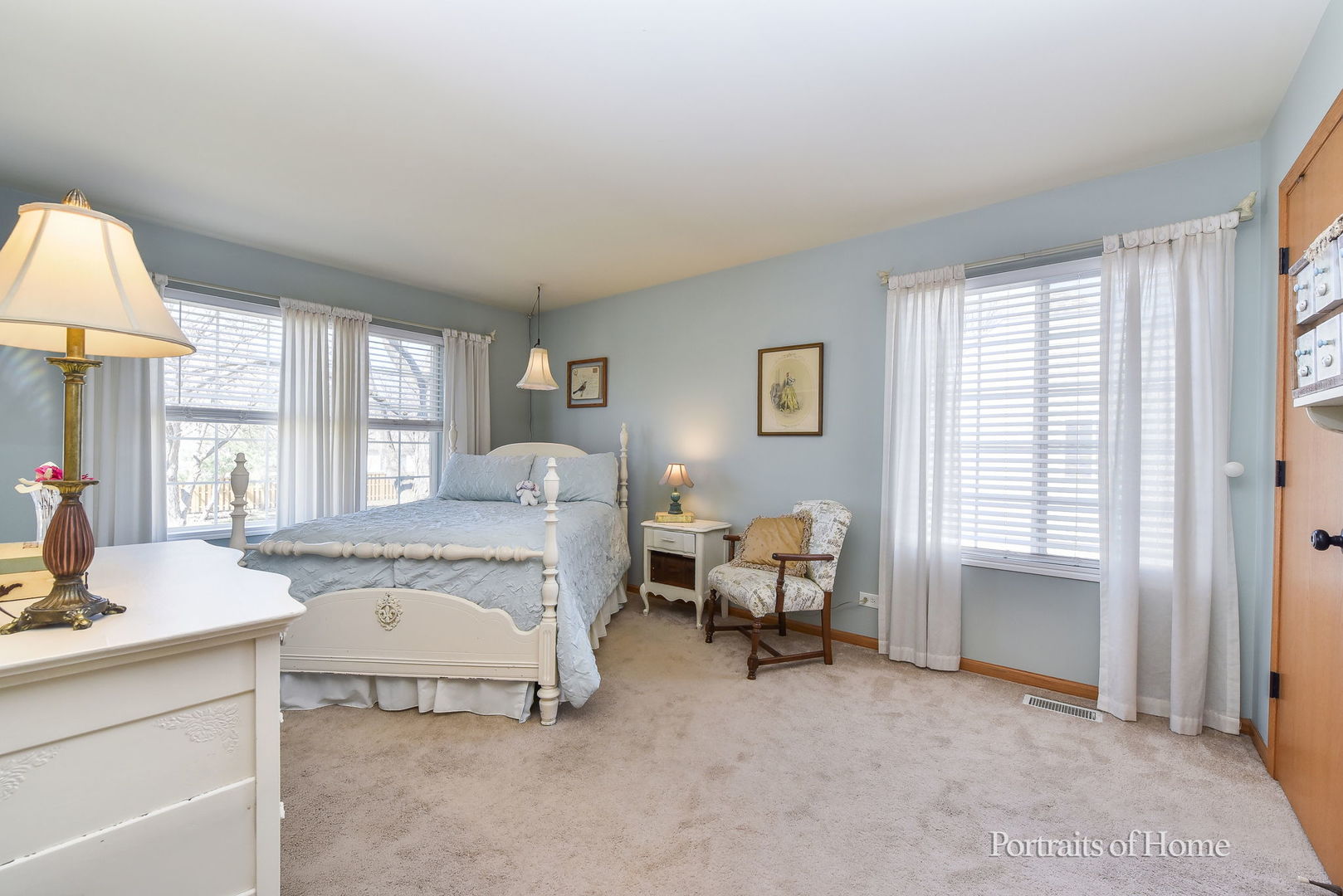 1972 MIDDLEBURY Drive, Aurora, IL 60503