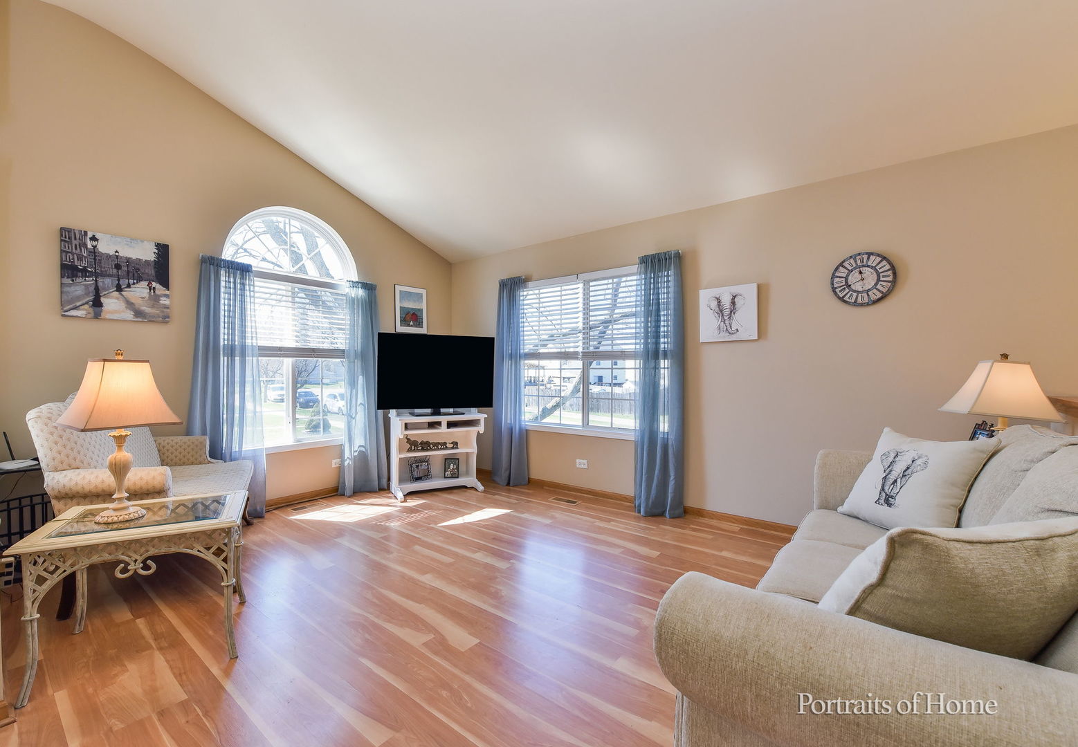 1972 MIDDLEBURY Drive, Aurora, IL 60503