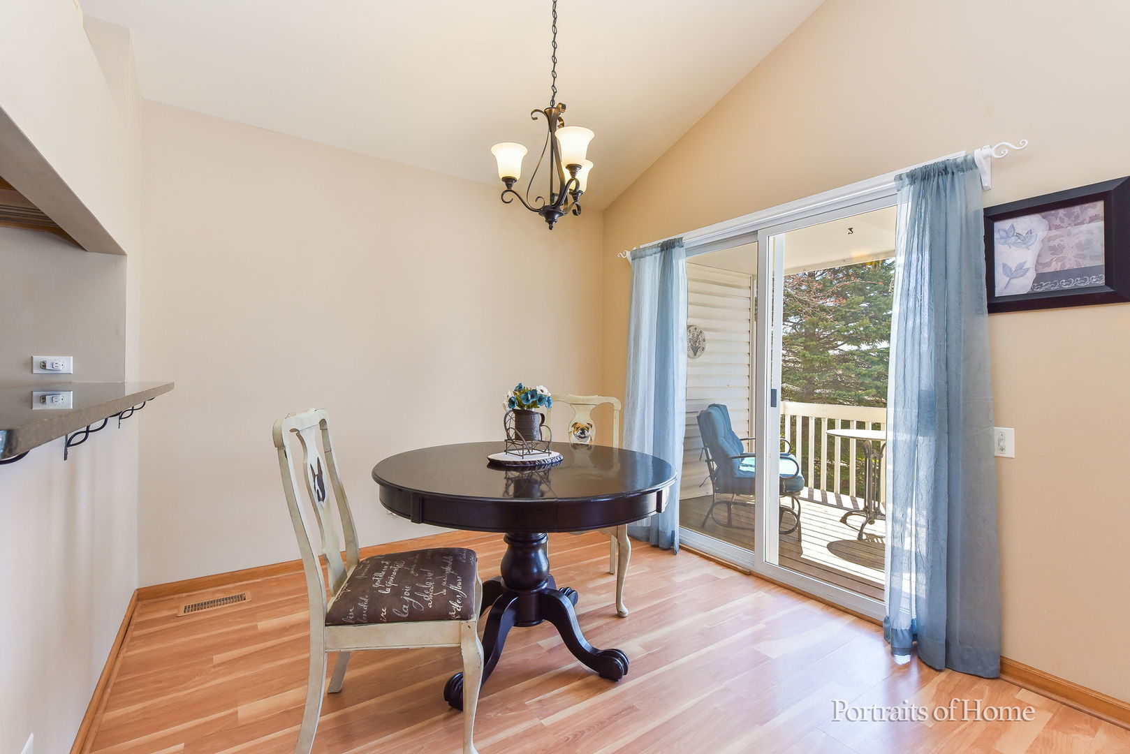 1972 MIDDLEBURY Drive, Aurora, IL 60503